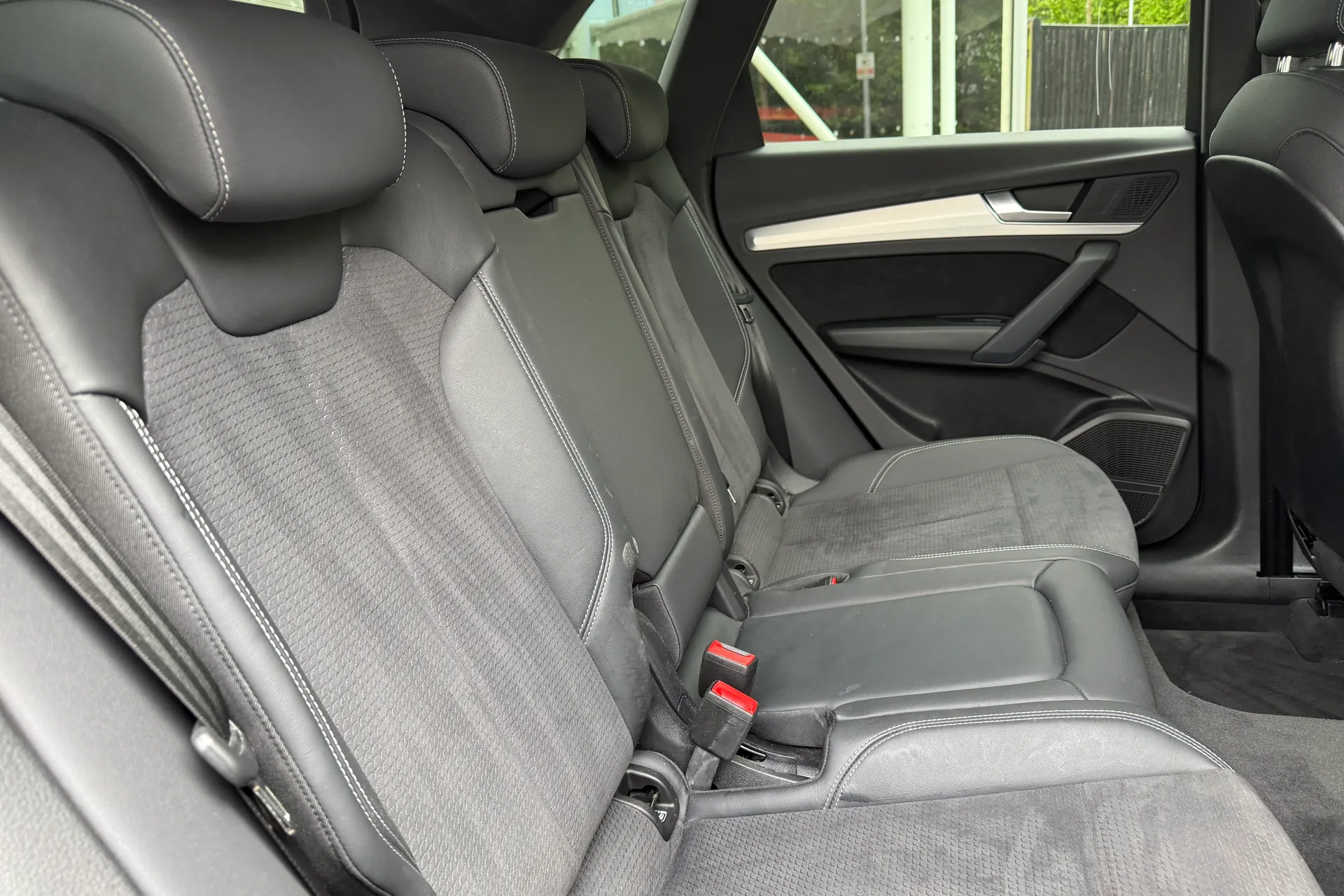 Audi Q5 thumbnail image number 36