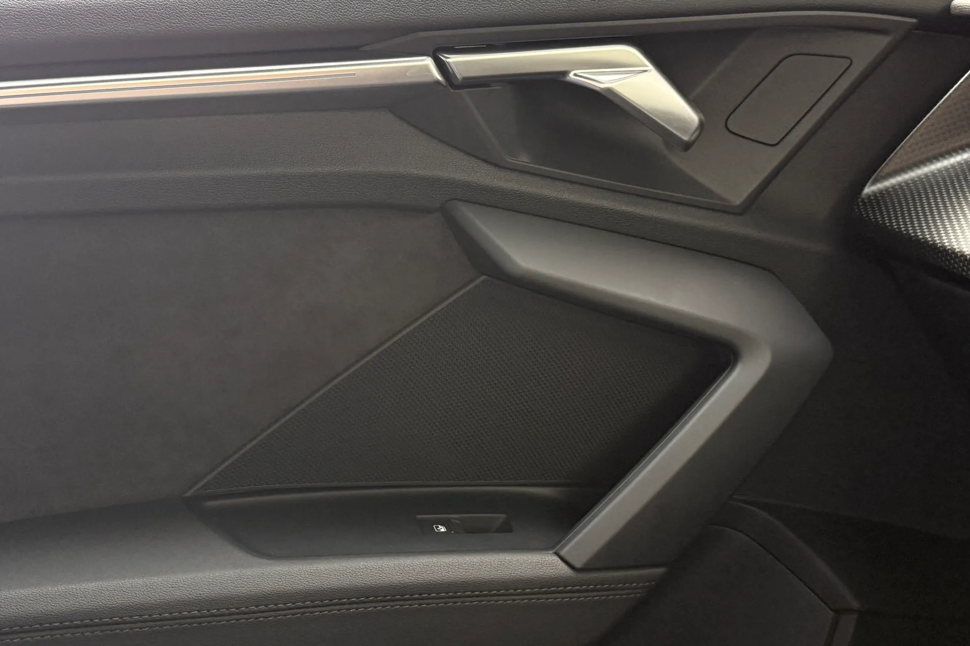 Audi RS3 thumbnail image number 21