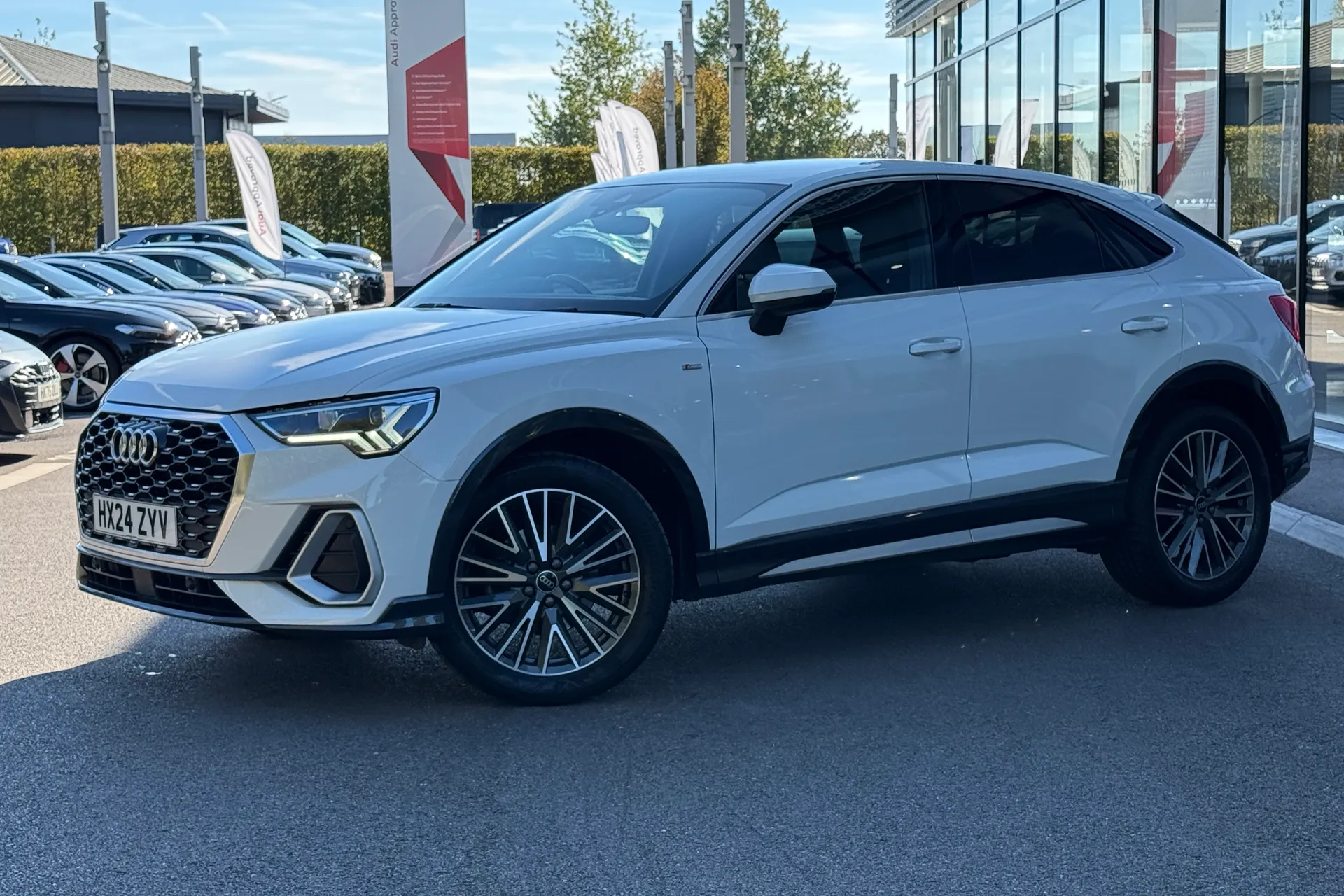 Audi Q3 thumbnail image number 7