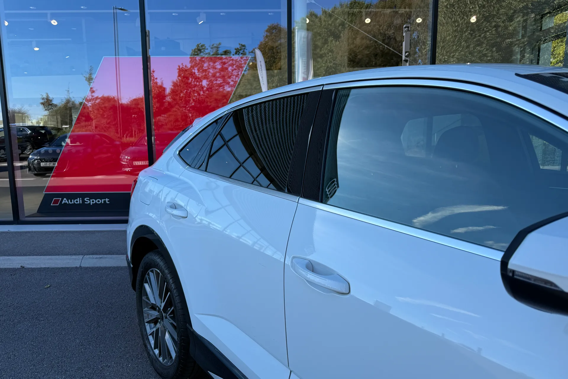 Audi Q3 thumbnail image number 14