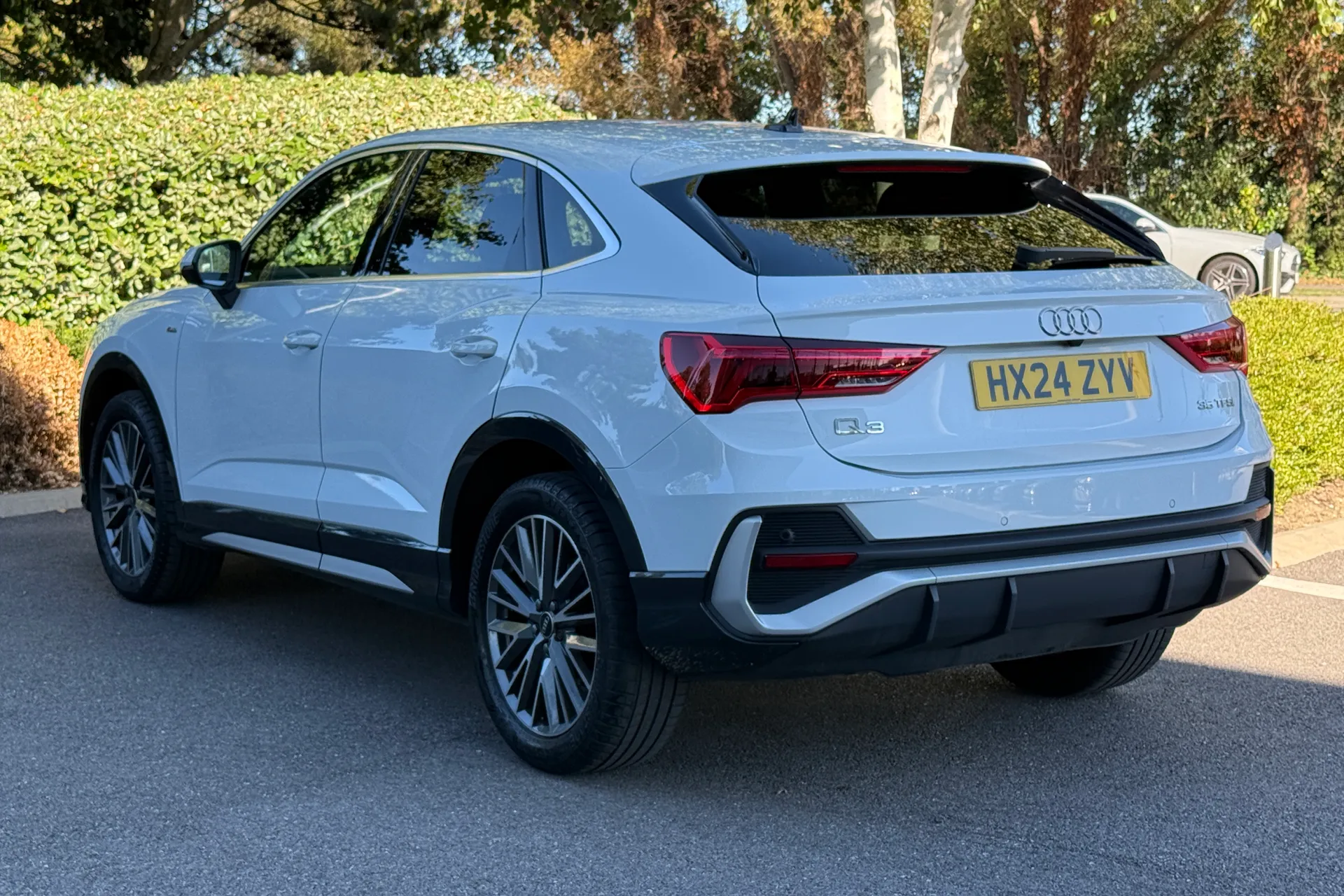 Audi Q3 thumbnail image number 10