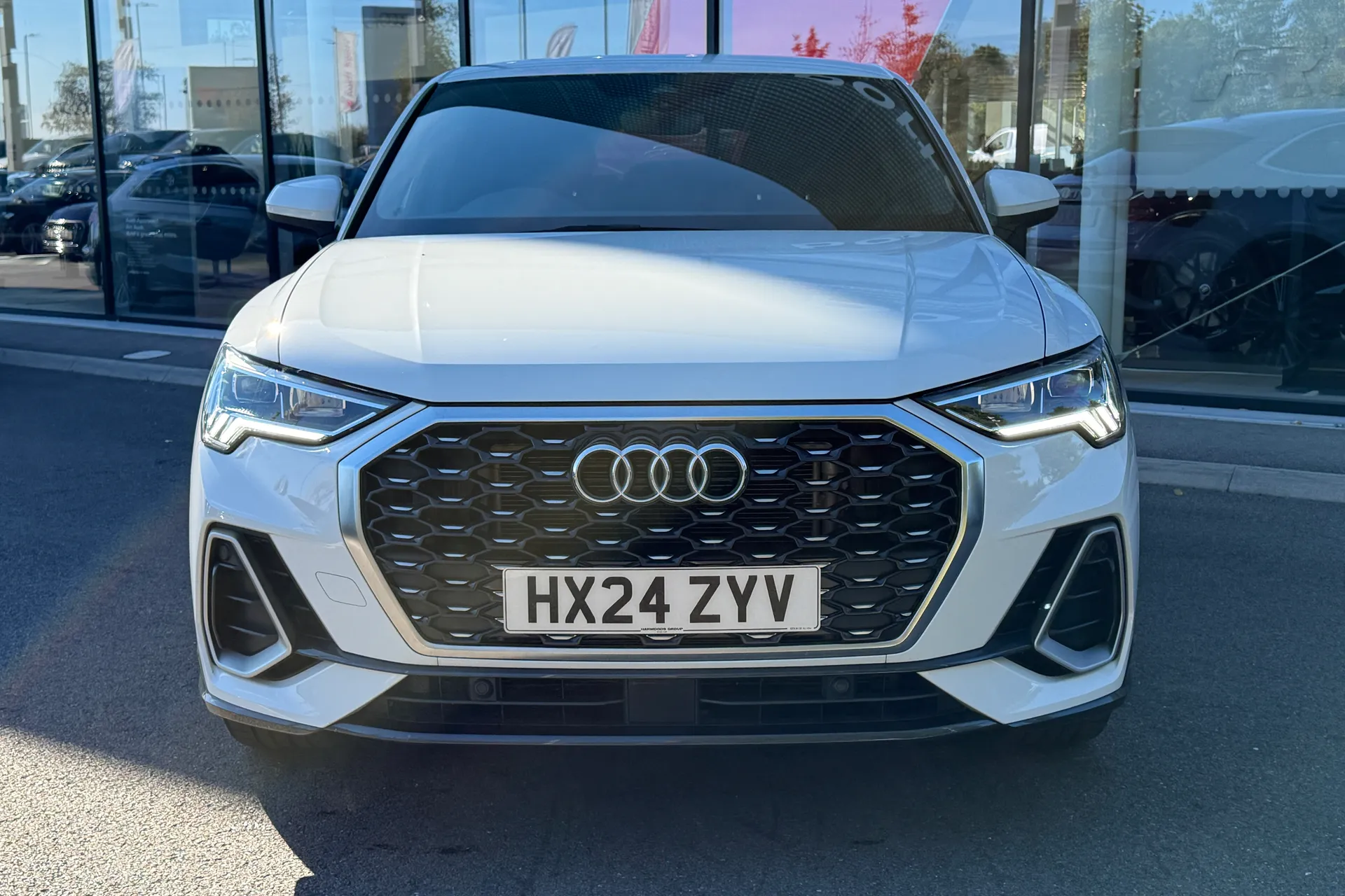 Audi Q3 thumbnail image number 11