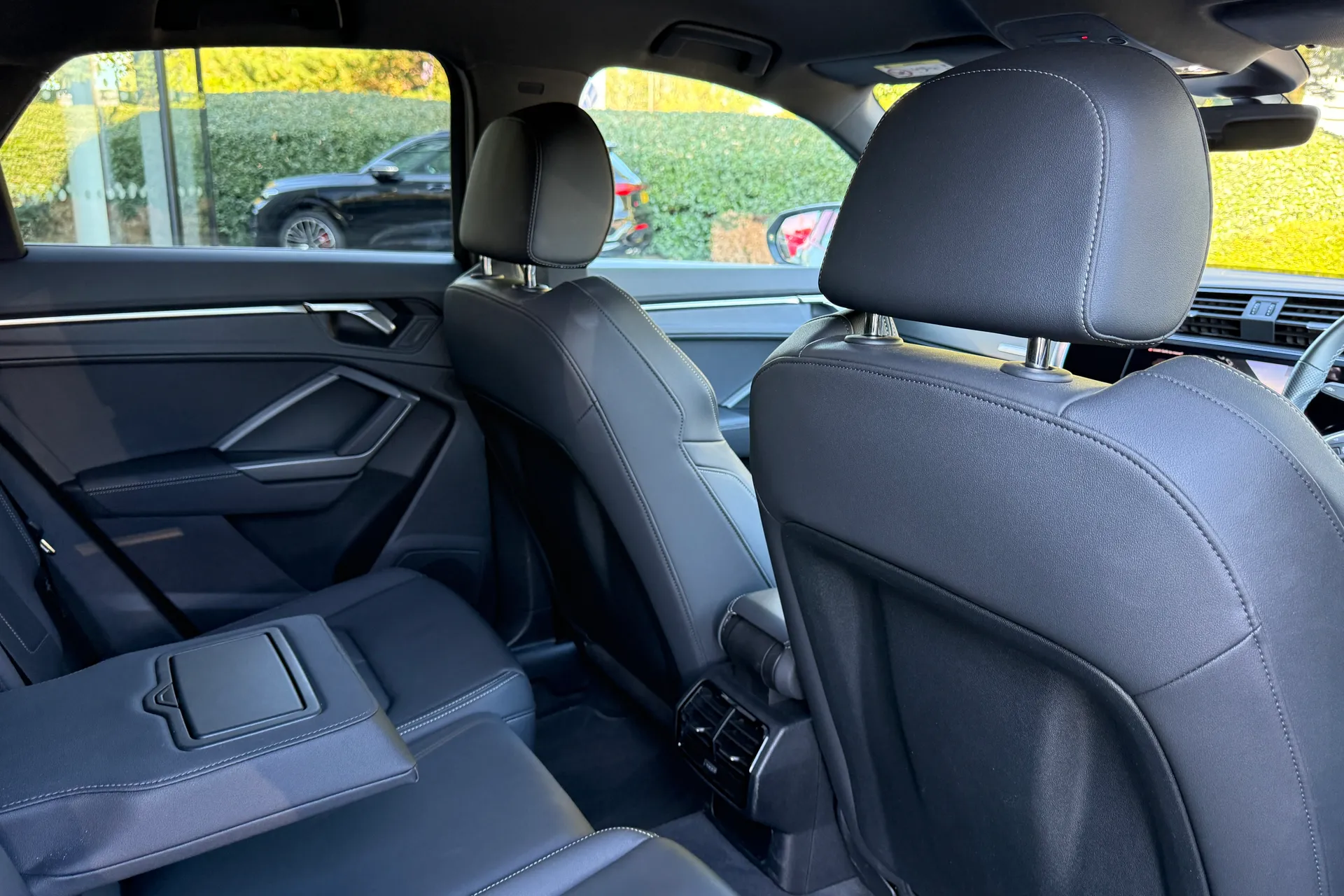 Audi Q3 thumbnail image number 43