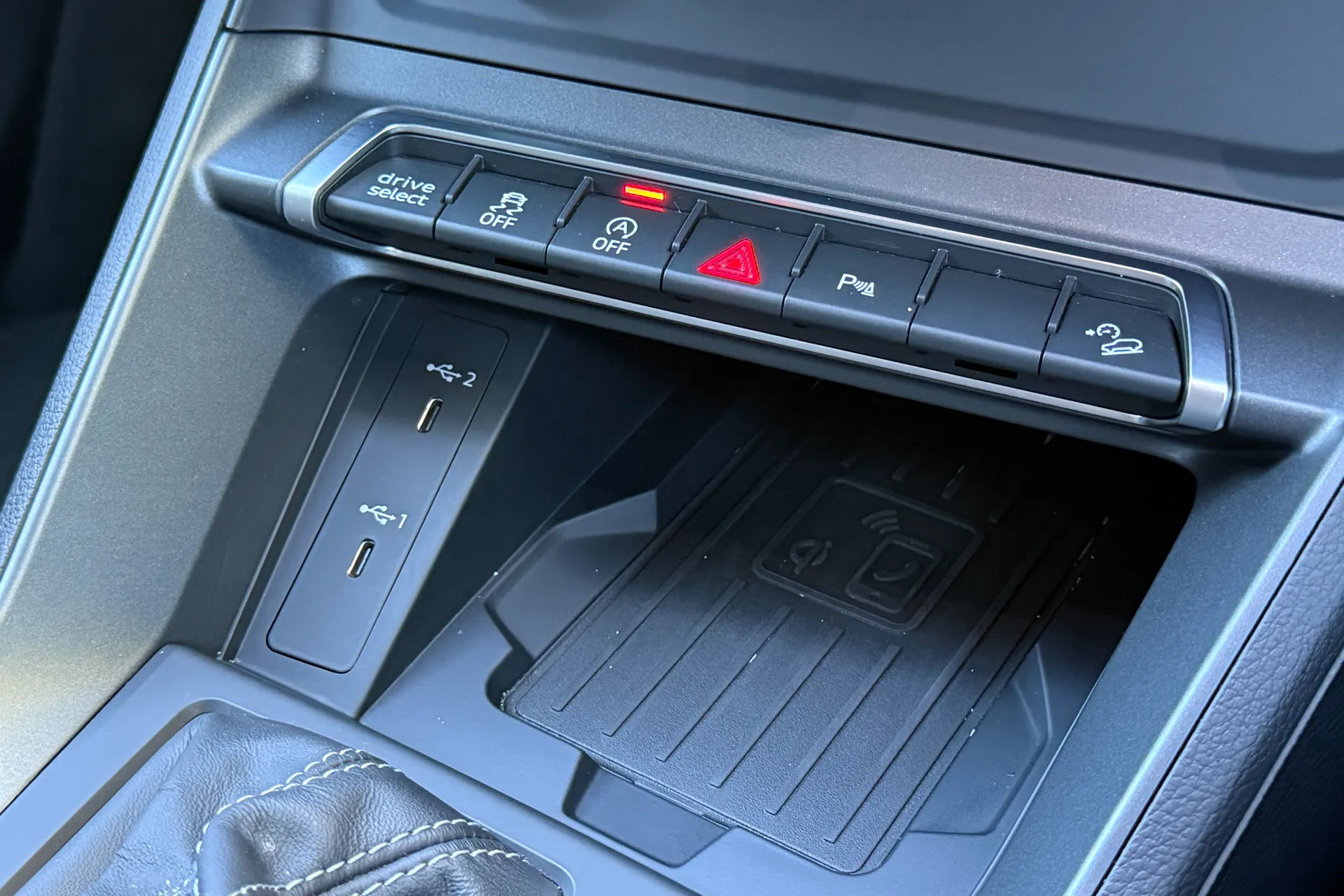 Audi Q3 thumbnail image number 24