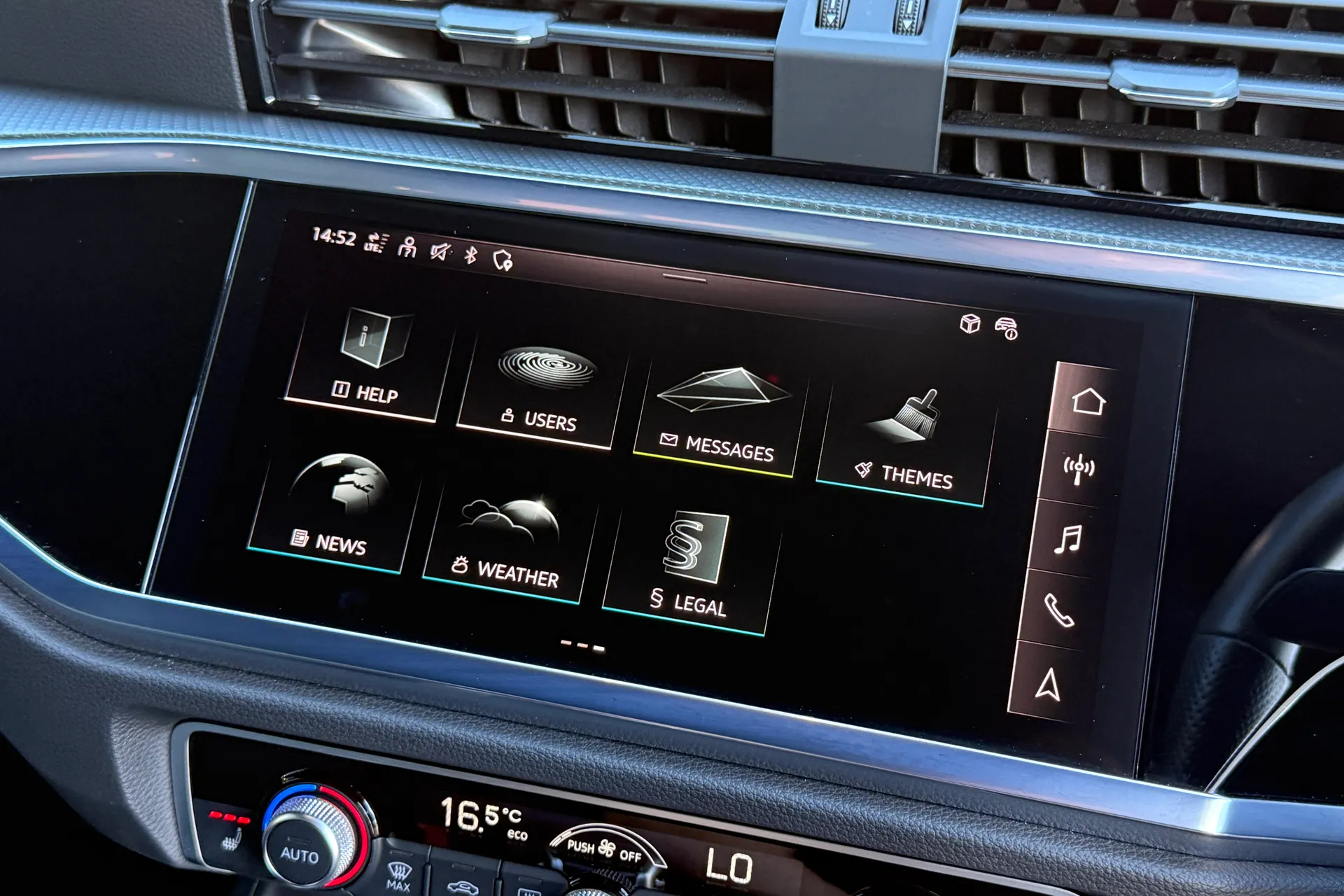 Audi Q3 thumbnail image number 30