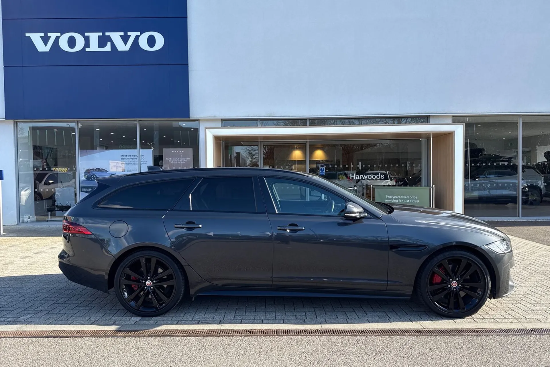 Jaguar XF thumbnail image number 2