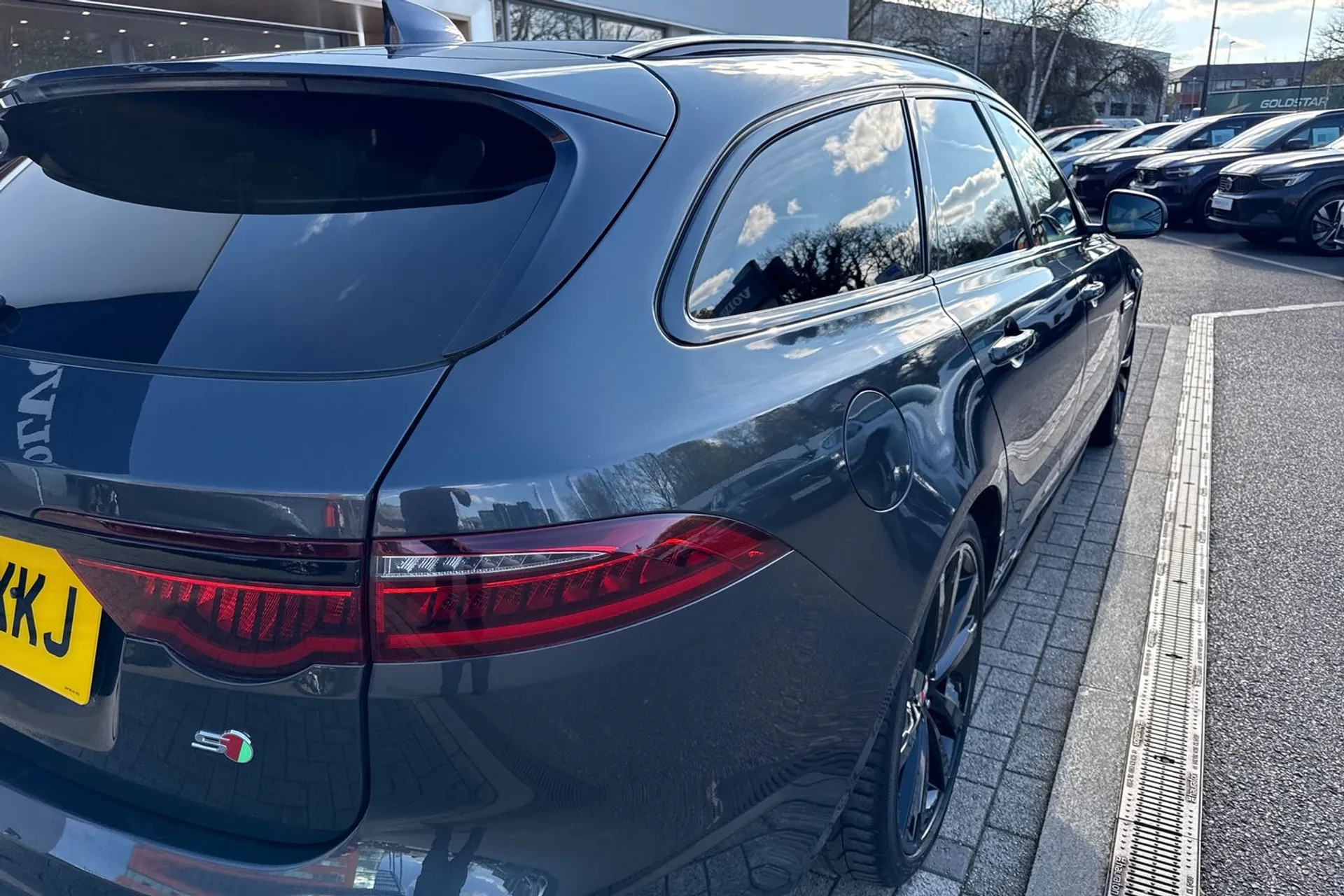 Jaguar XF thumbnail image number 15