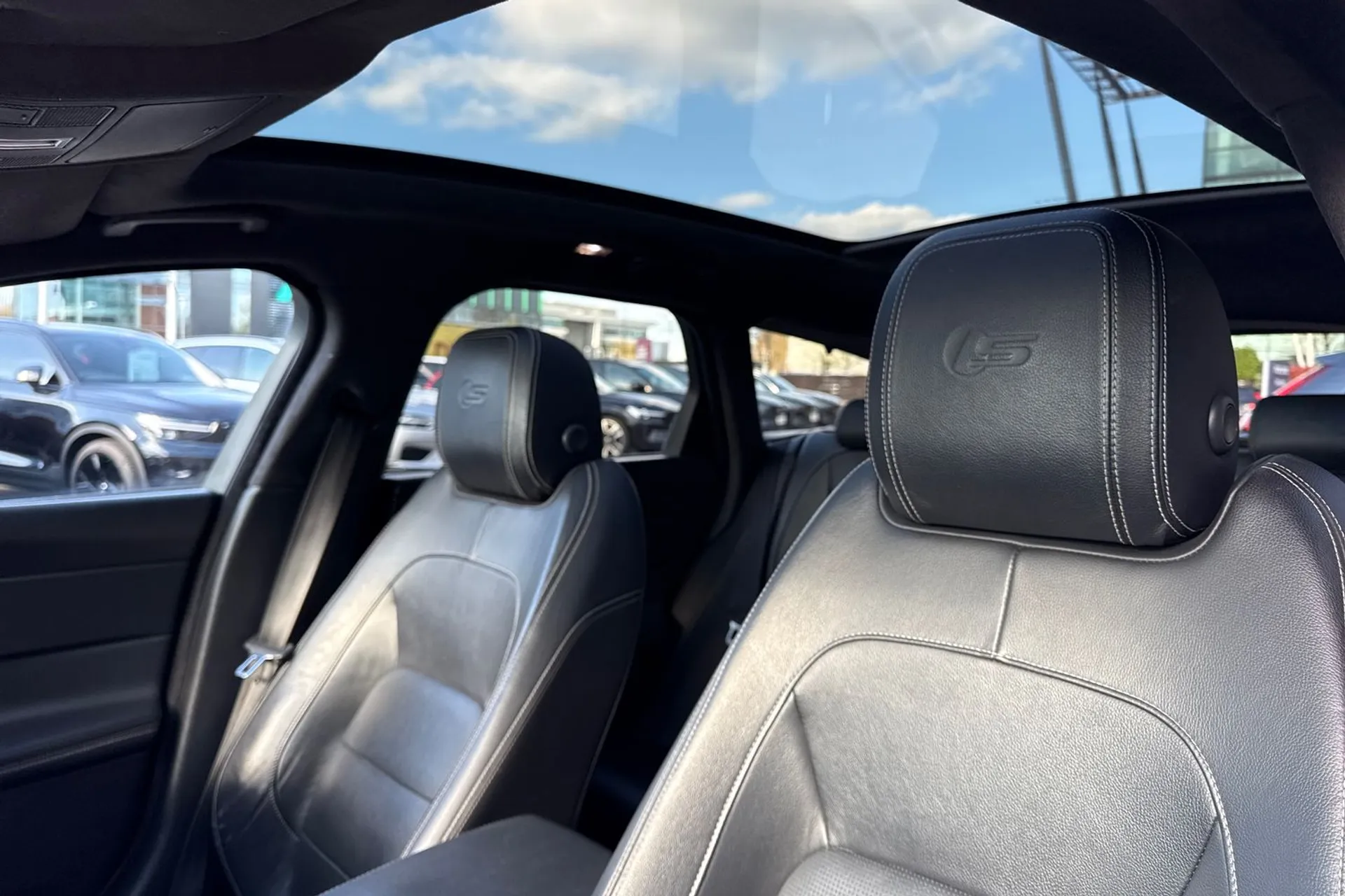 Jaguar XF thumbnail image number 29