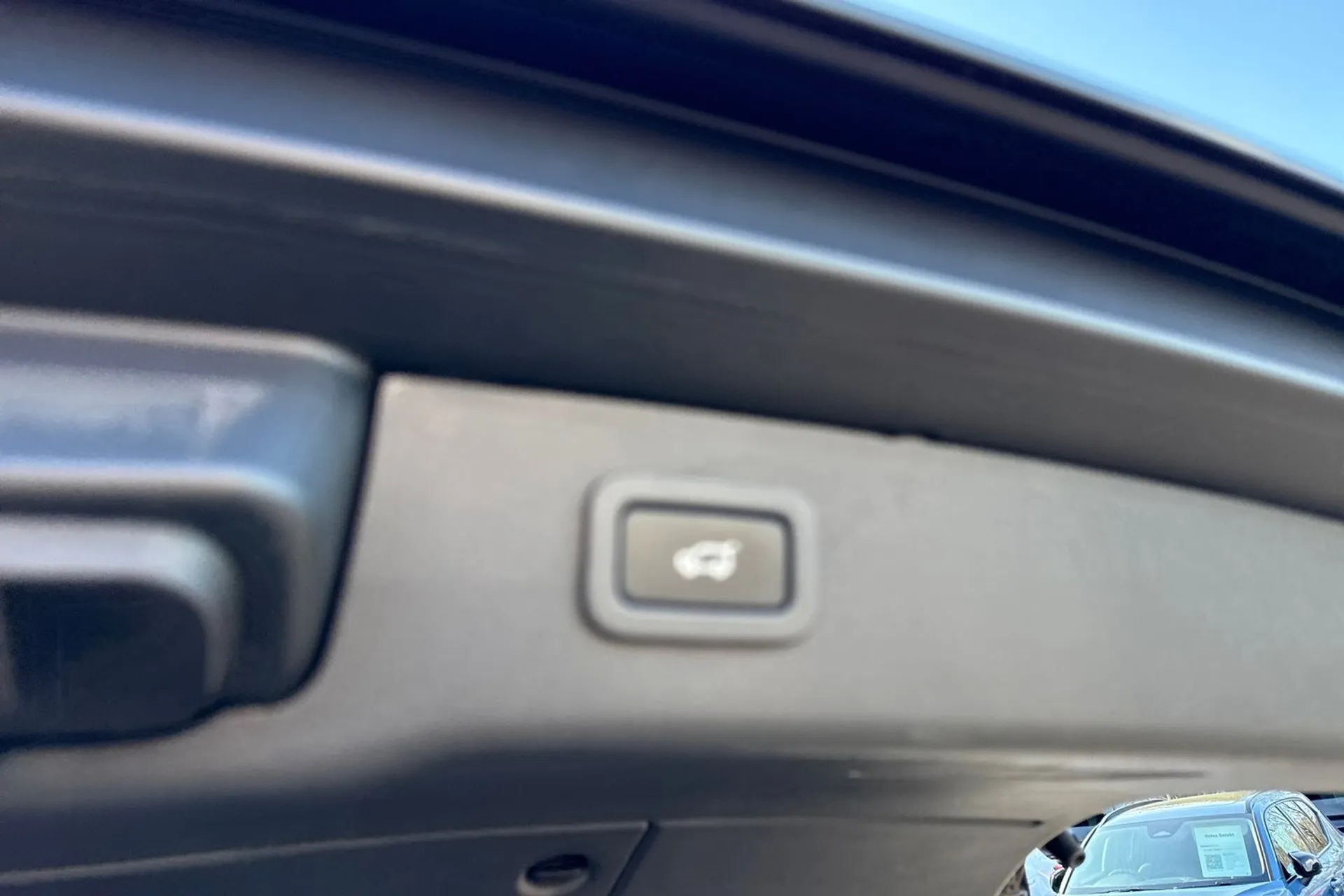 Jaguar XF thumbnail image number 21