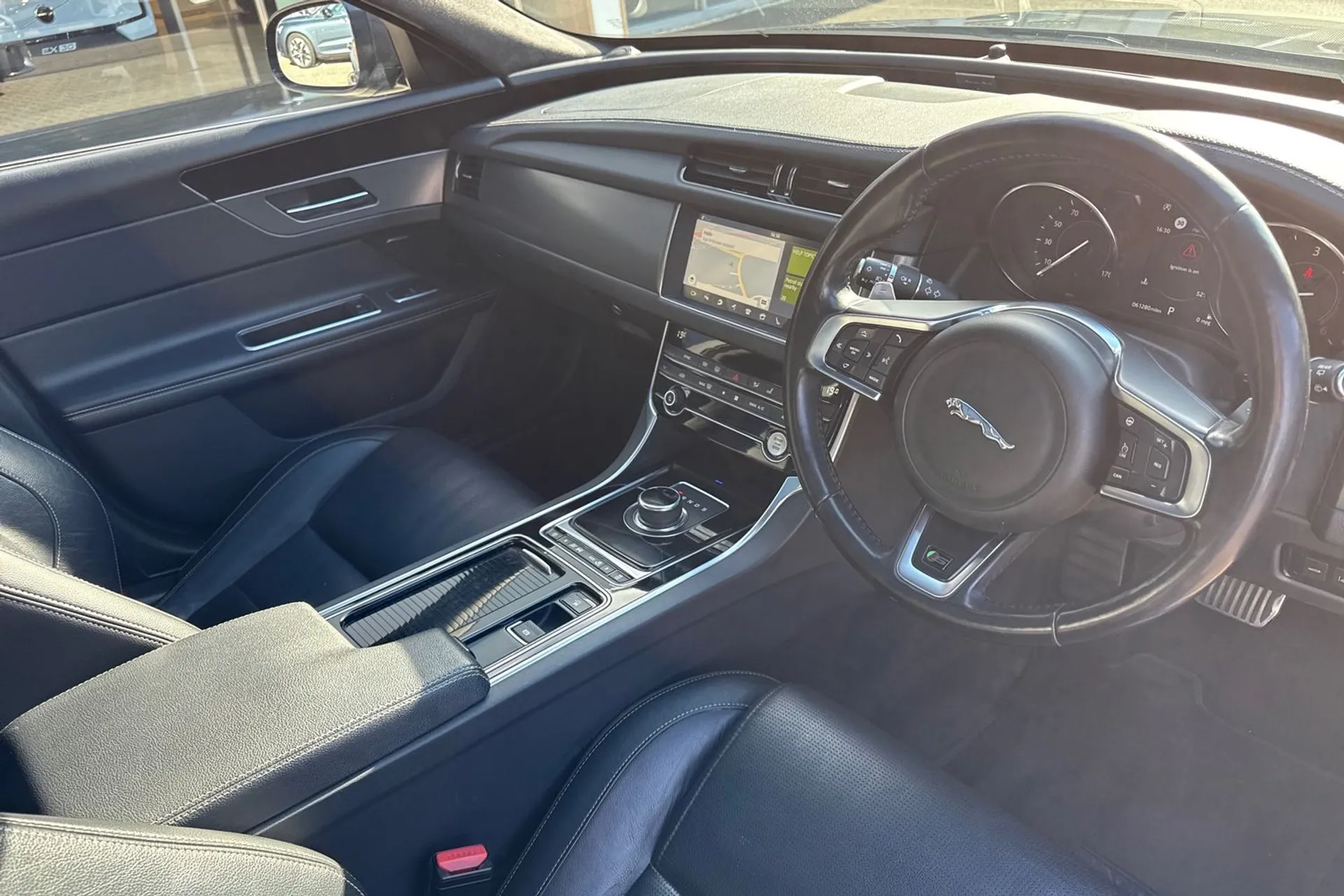 Jaguar XF thumbnail image number 6