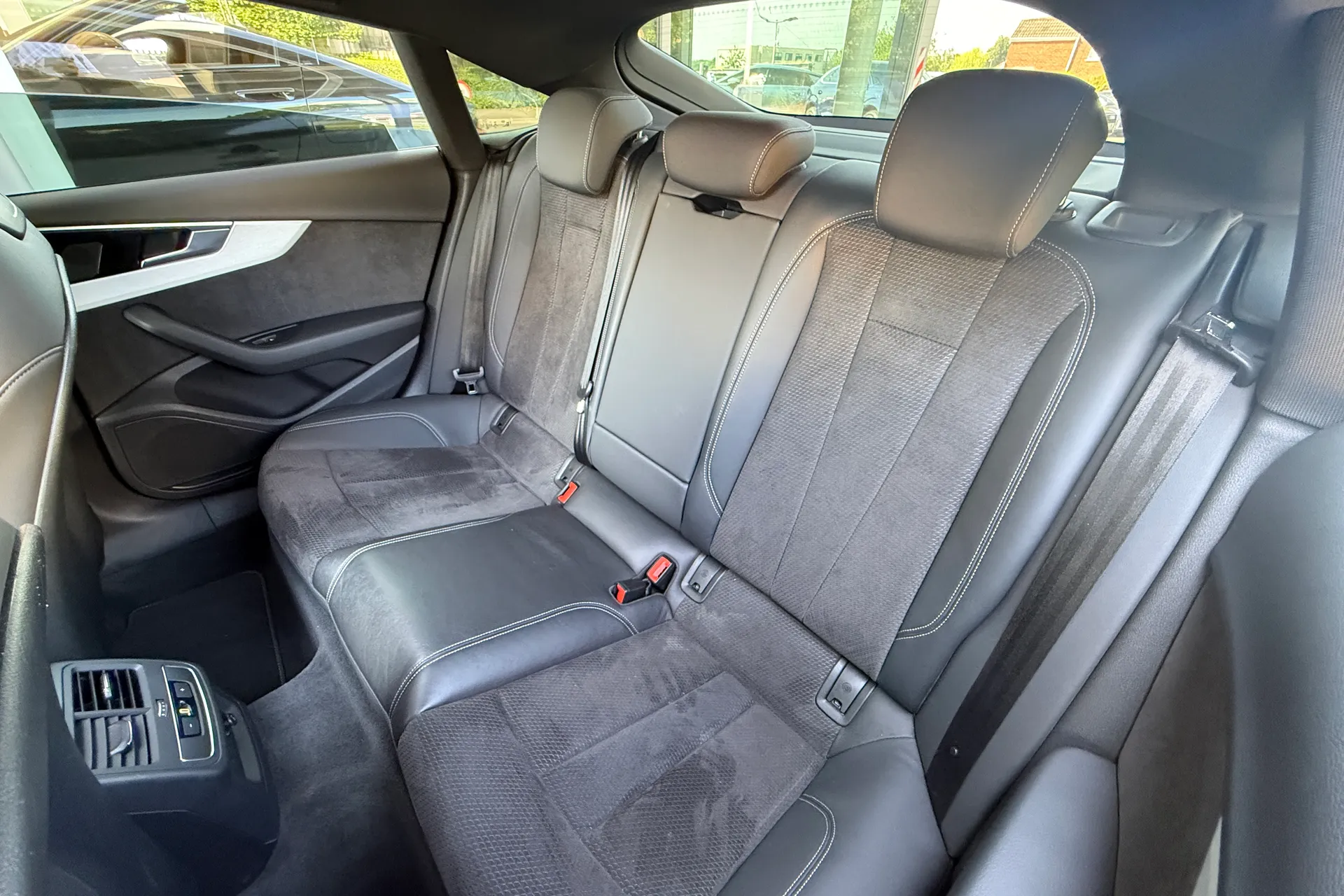Audi A5 thumbnail image number 52
