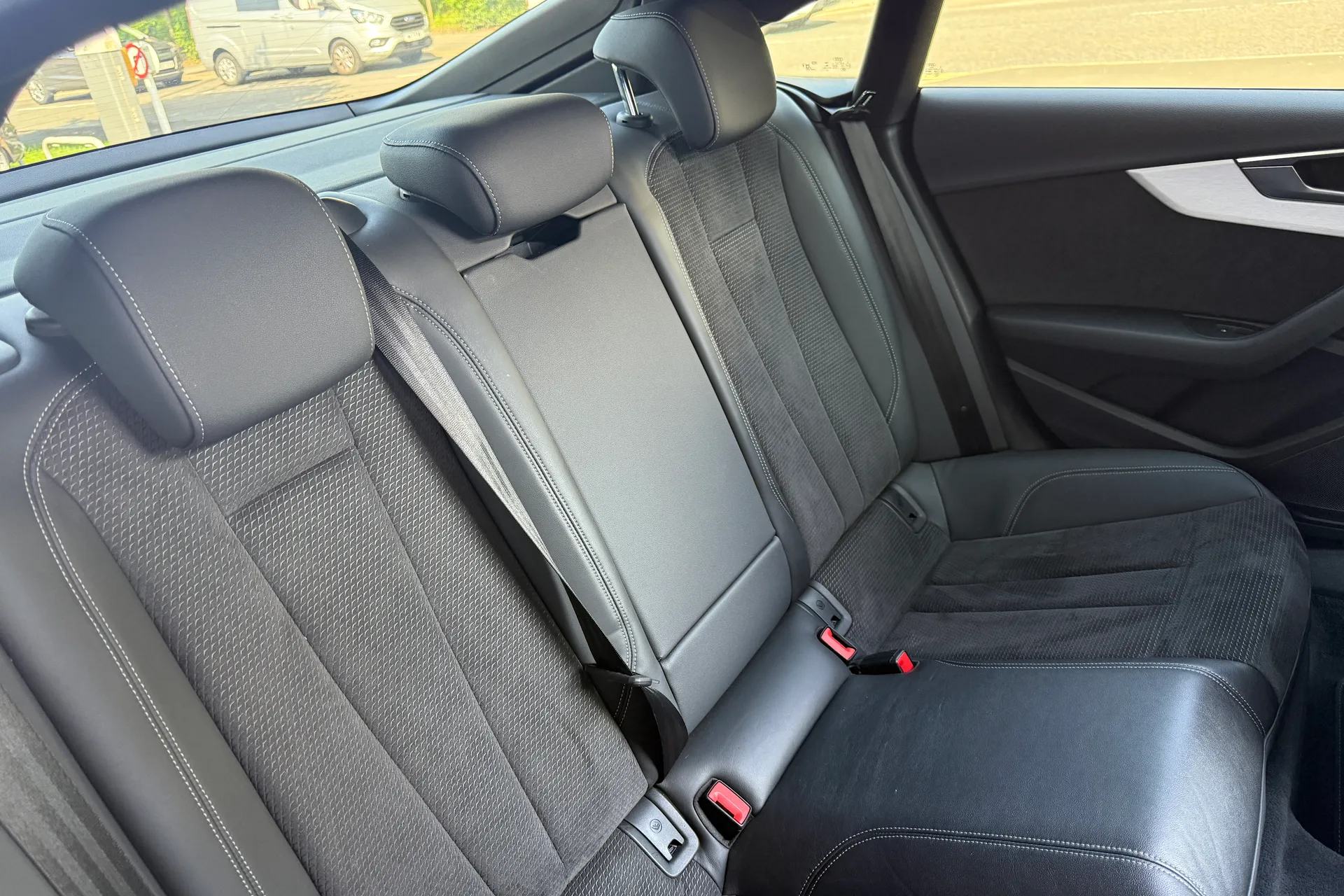 Audi A5 thumbnail image number 35