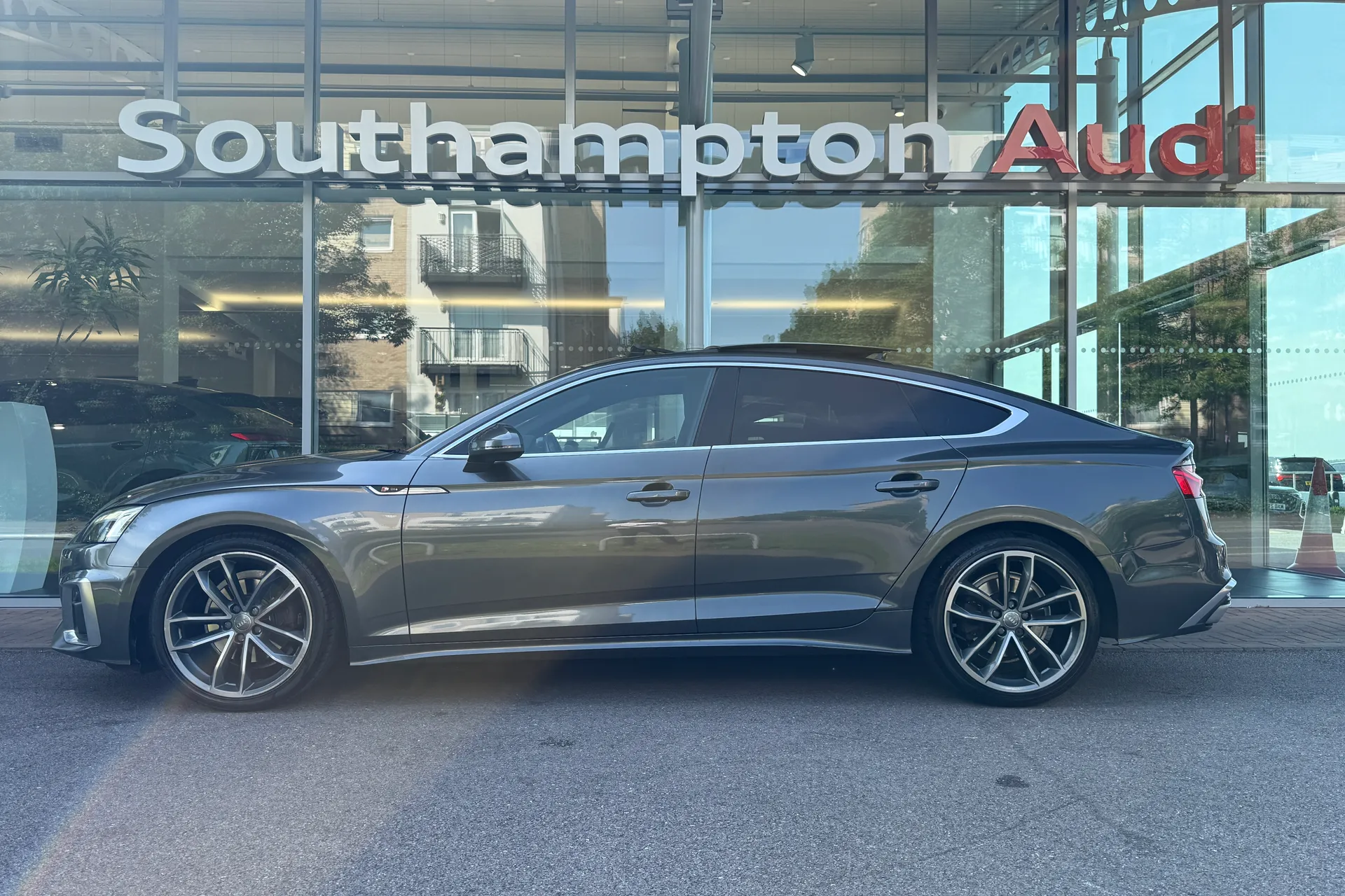 Audi A5 thumbnail image number 50