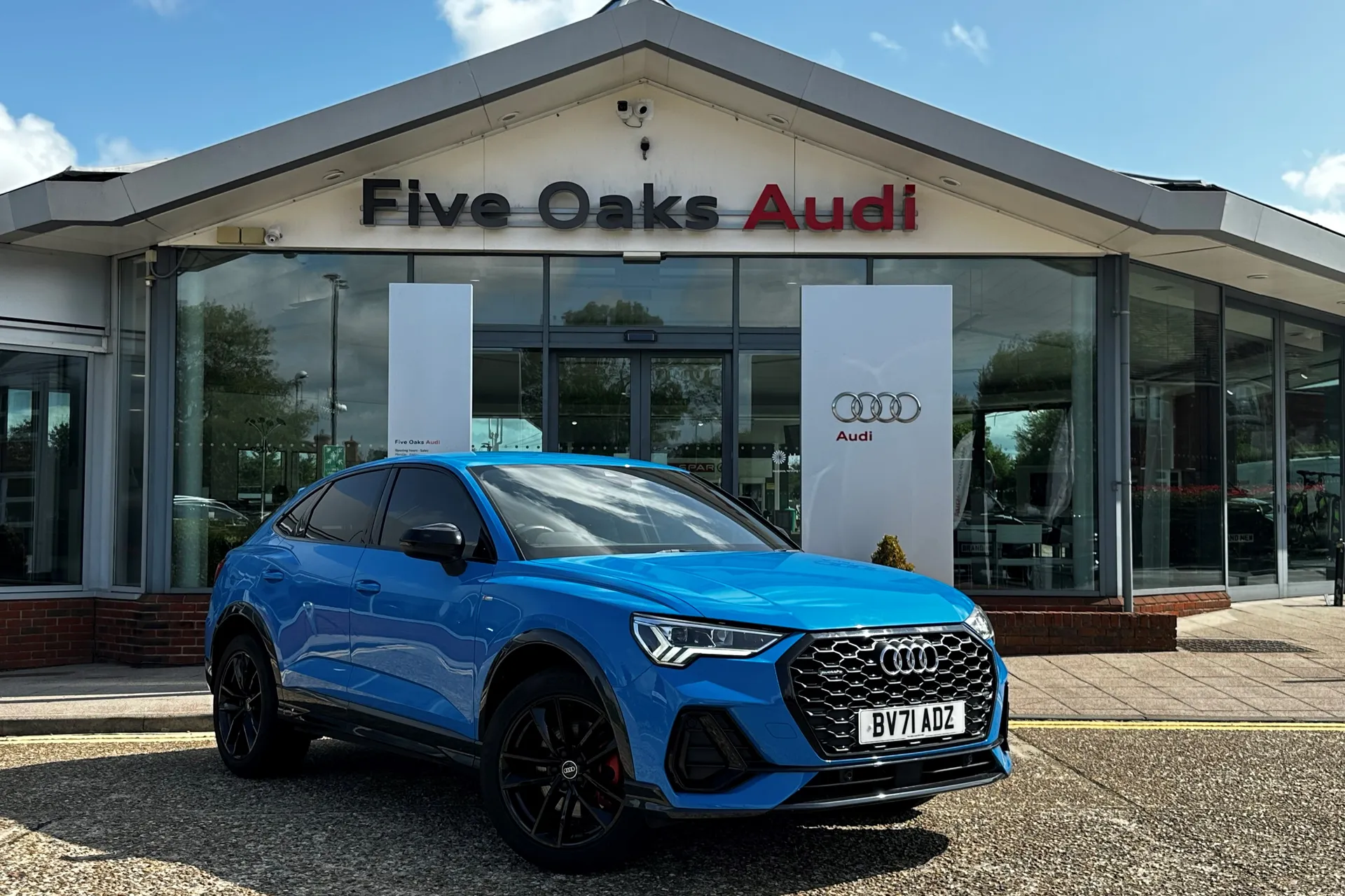 Audi Q3 focused image