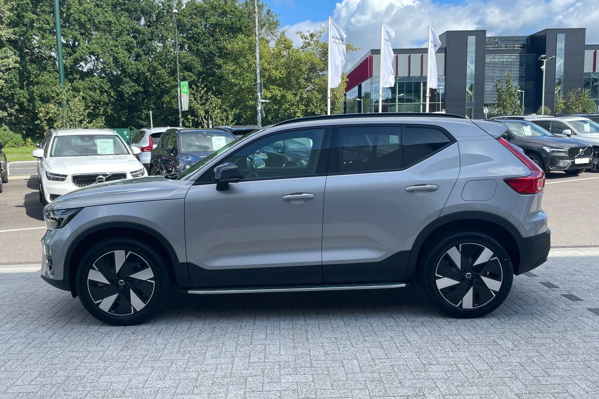 Volvo XC40 thumbnail image number 10