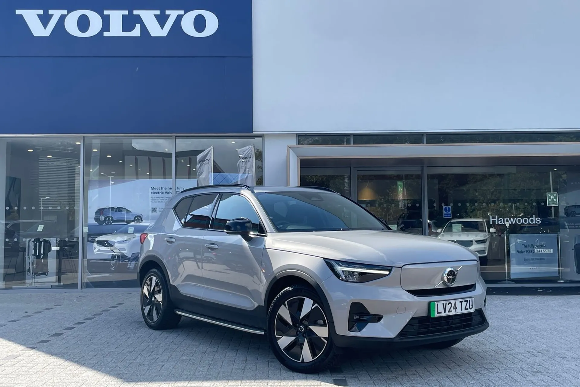 Volvo XC40 focused image