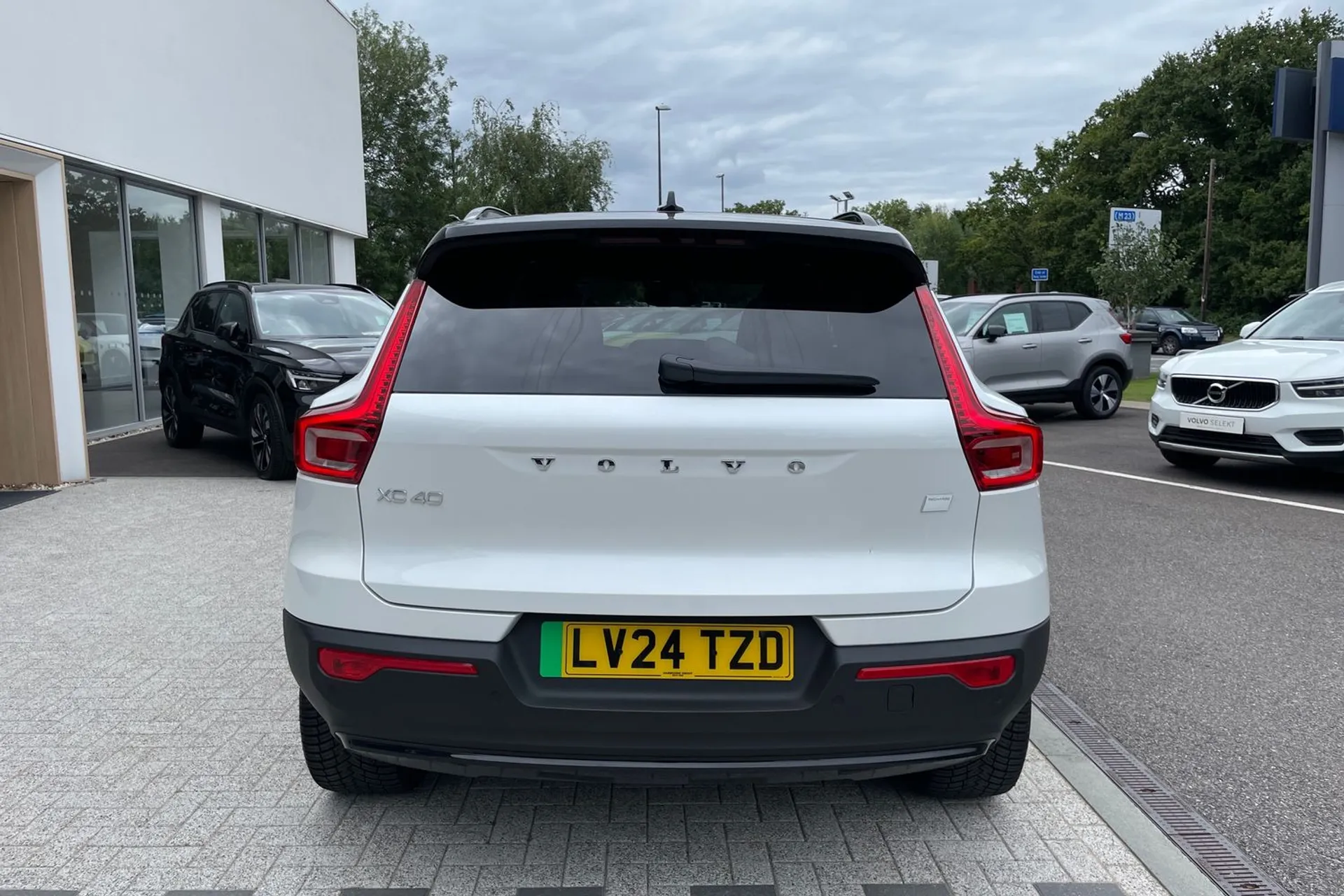 Volvo XC40 thumbnail image number 8