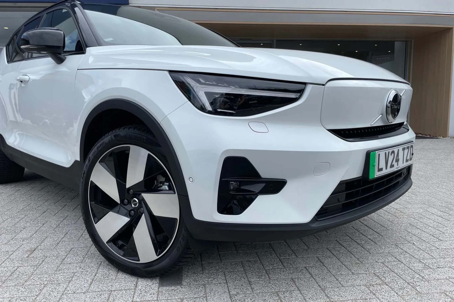 Volvo XC40 thumbnail image number 6