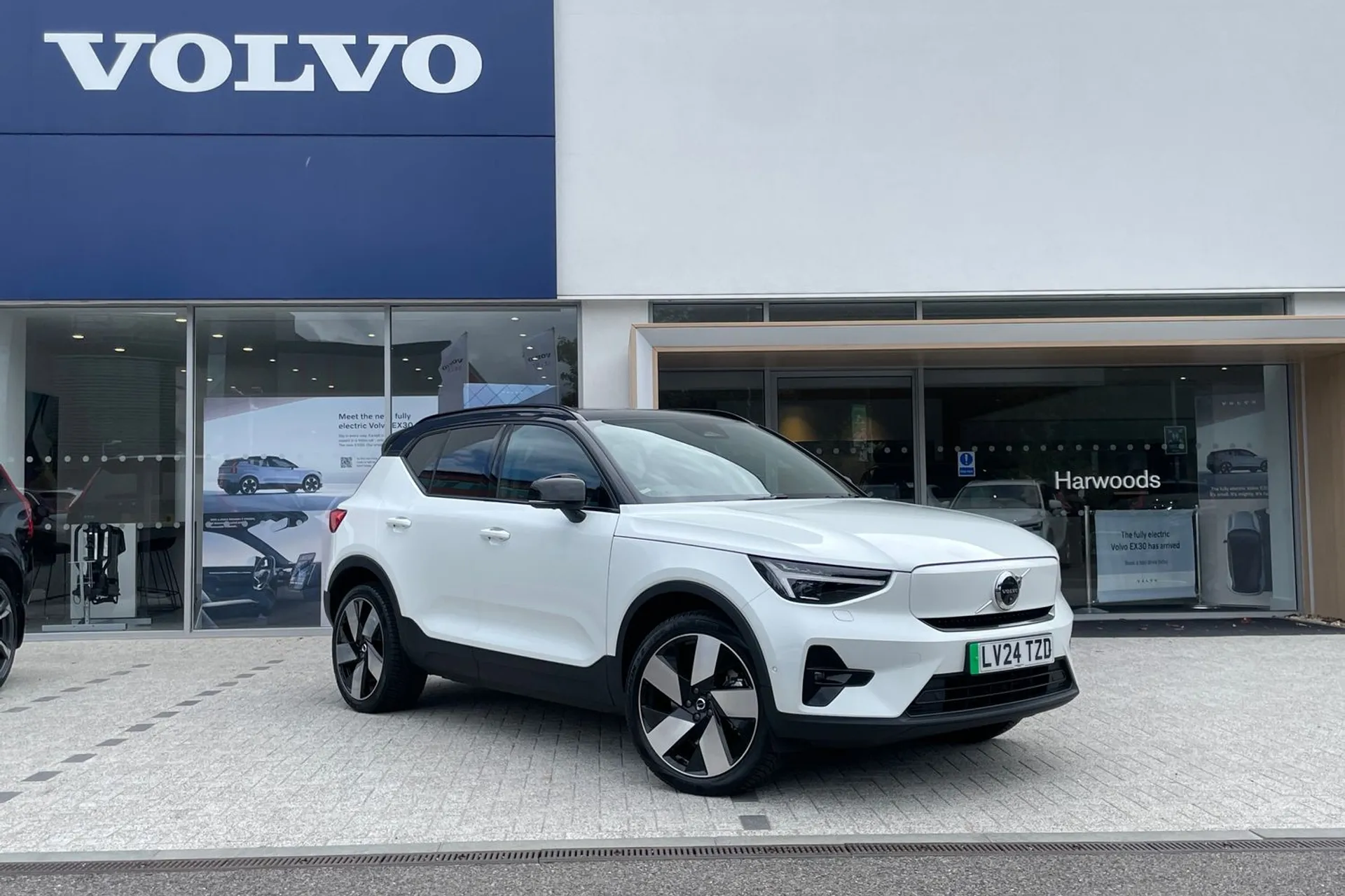 Volvo XC40 focused image