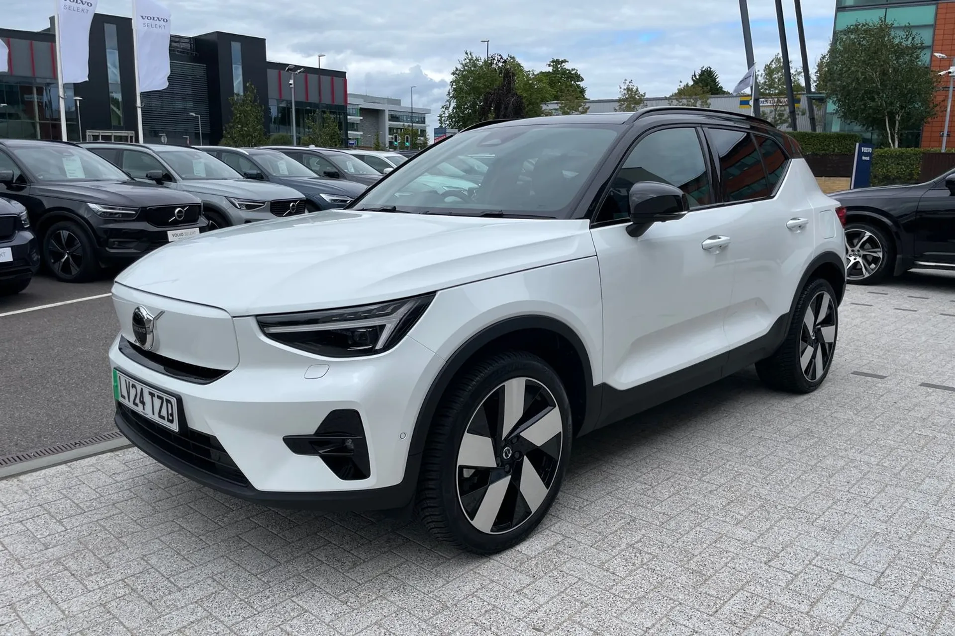 Volvo XC40 thumbnail image number 11