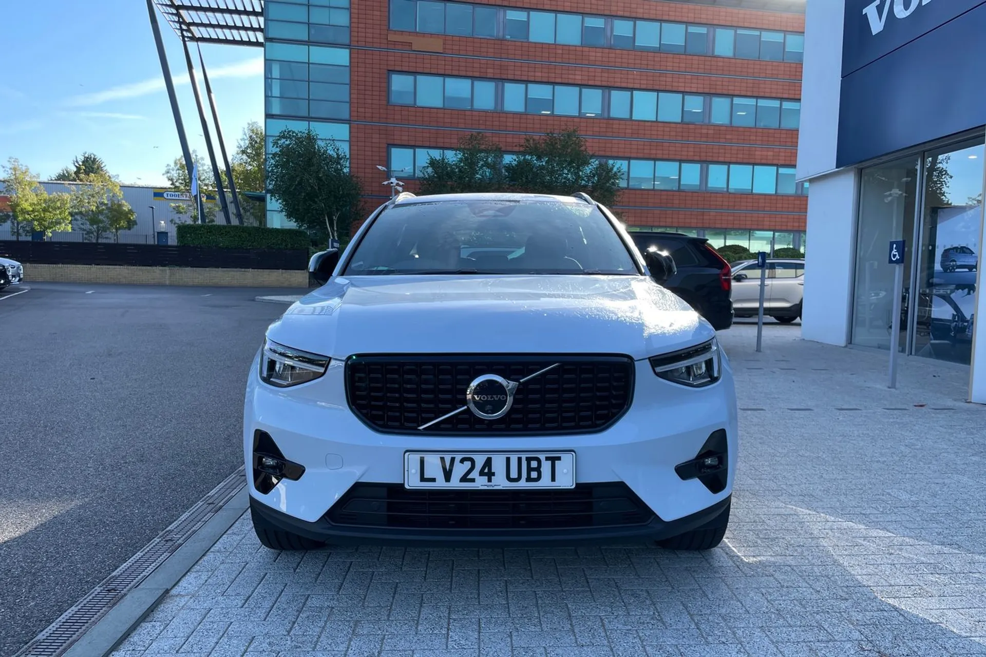 Volvo XC40 thumbnail image number 11