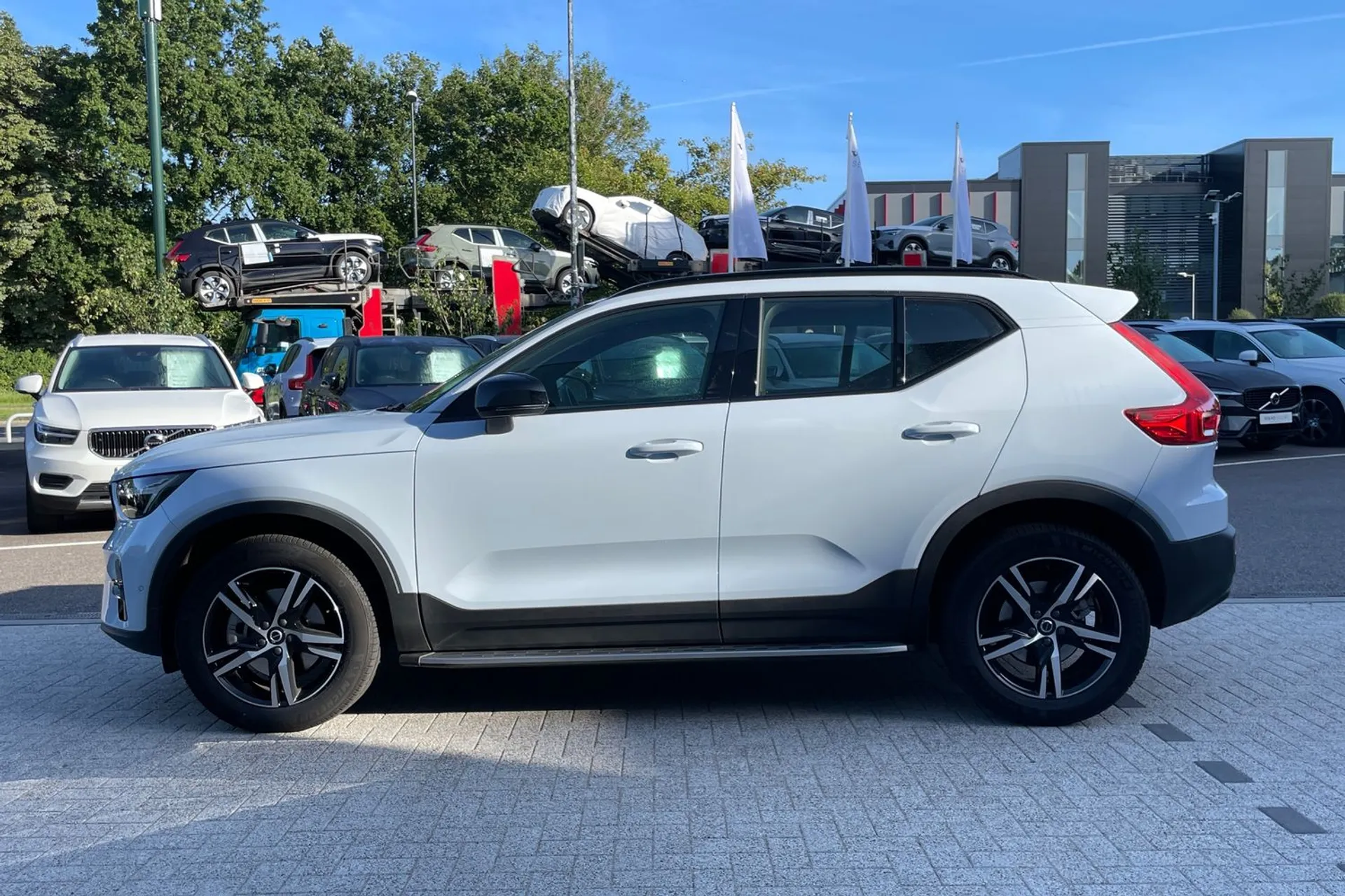 Volvo XC40 thumbnail image number 9