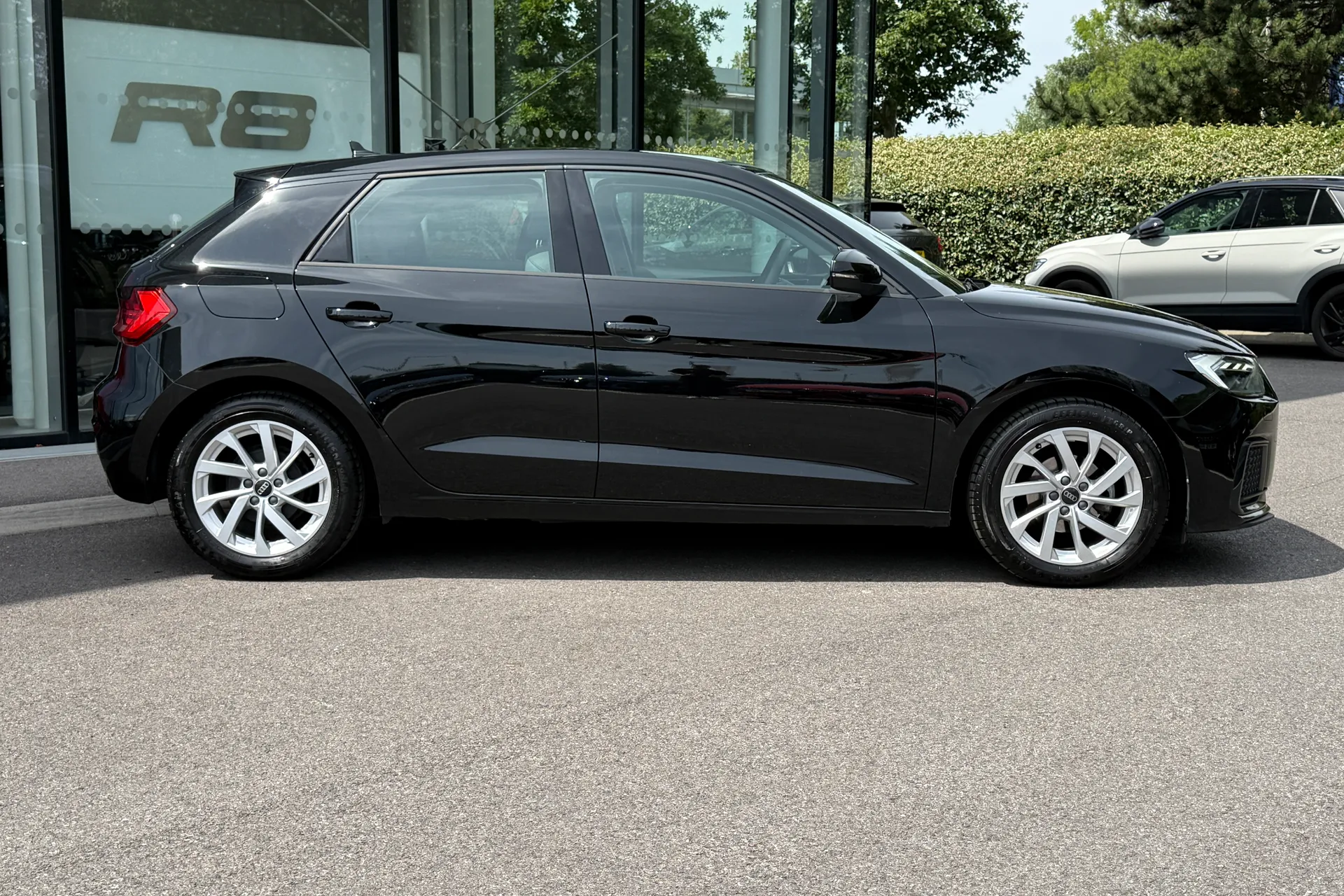 Audi A1 thumbnail image number 2