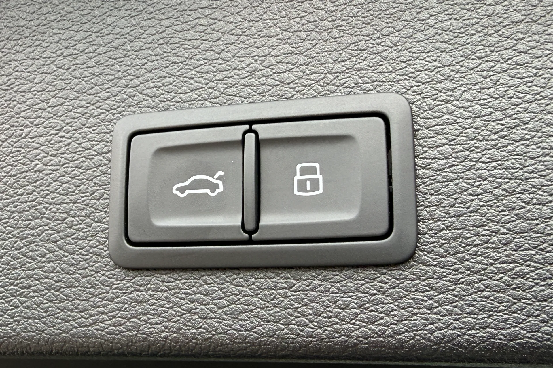 Audi Q2 thumbnail image number 40