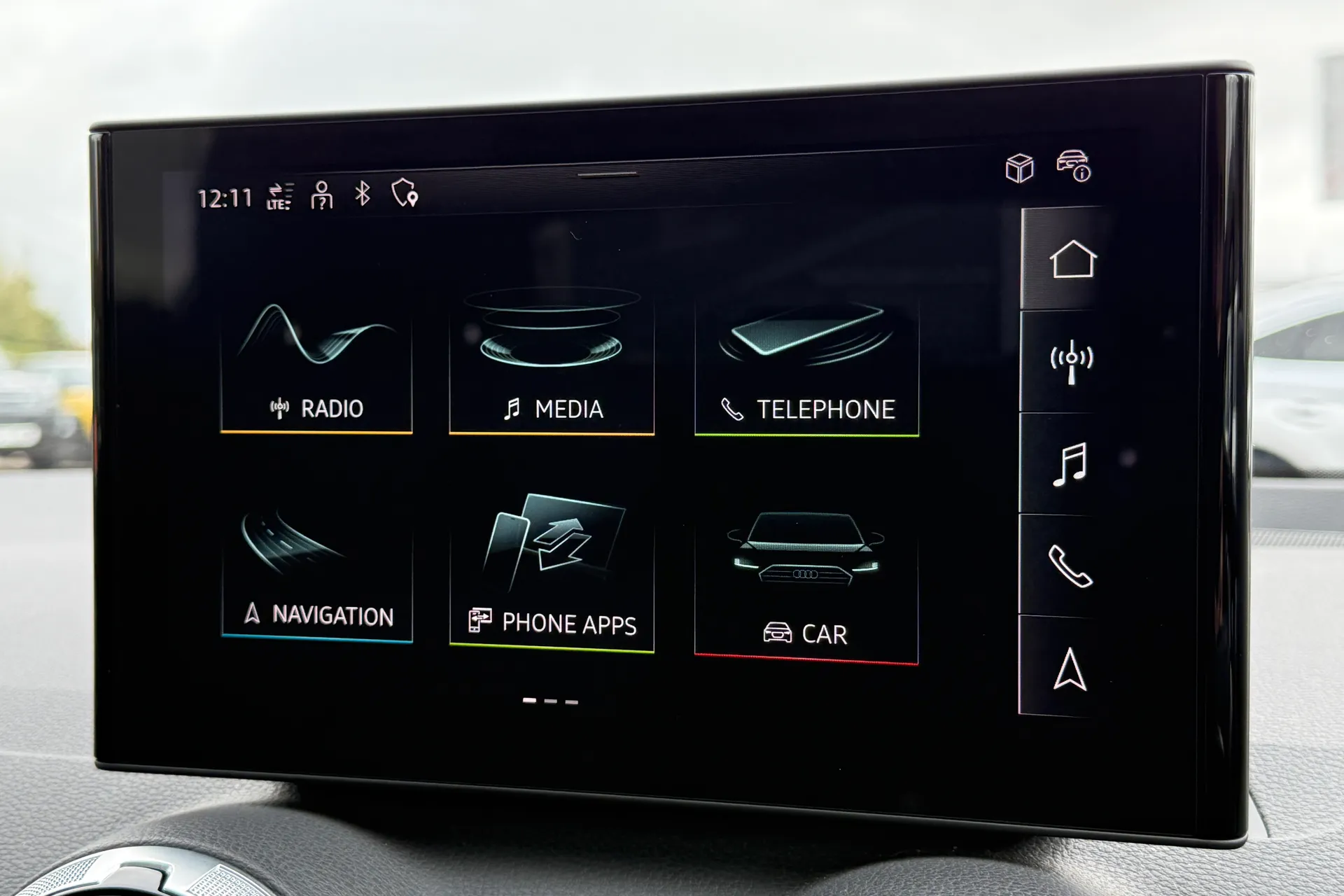 Audi Q2 thumbnail image number 12