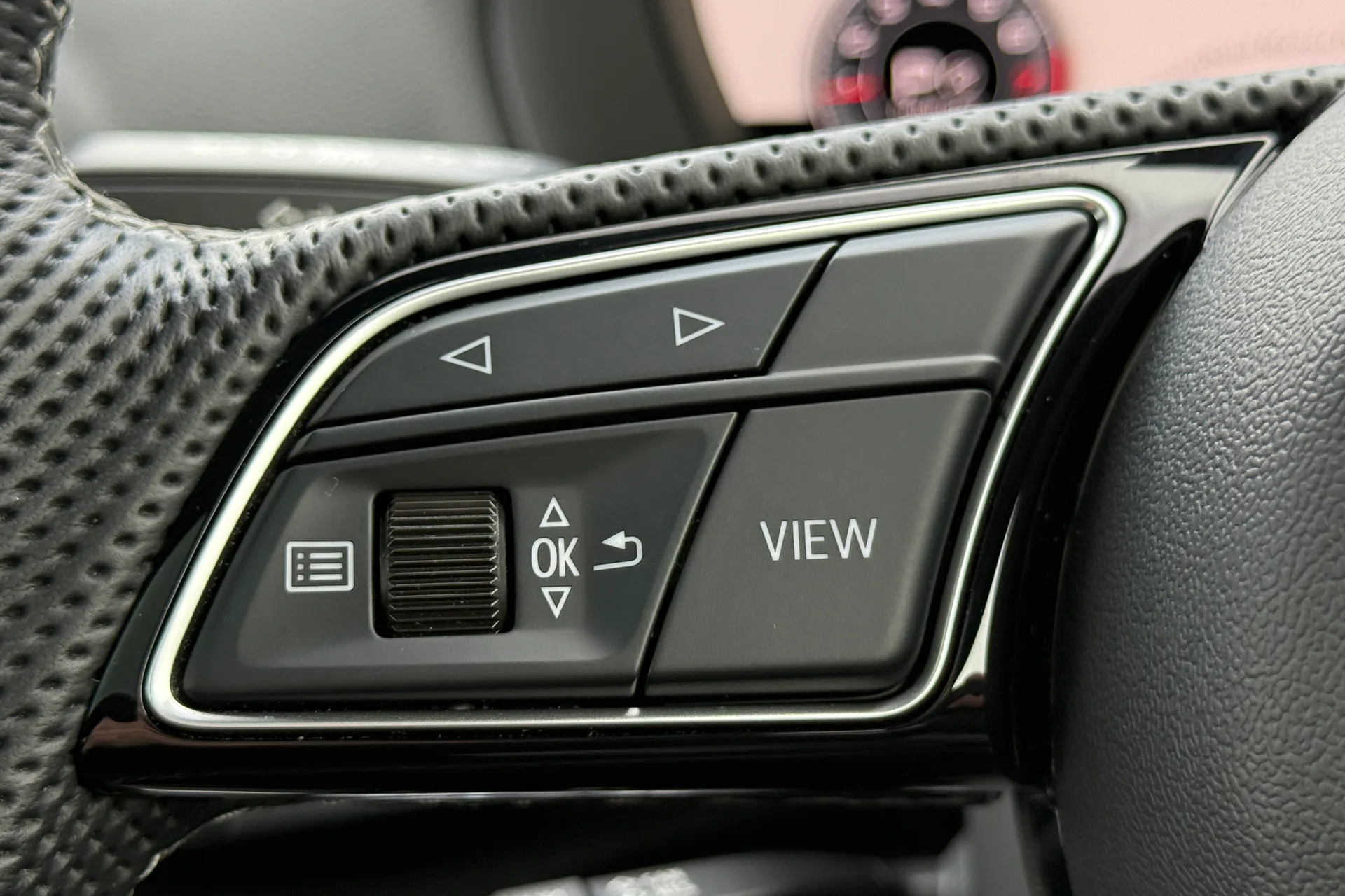 Audi Q2 thumbnail image number 20