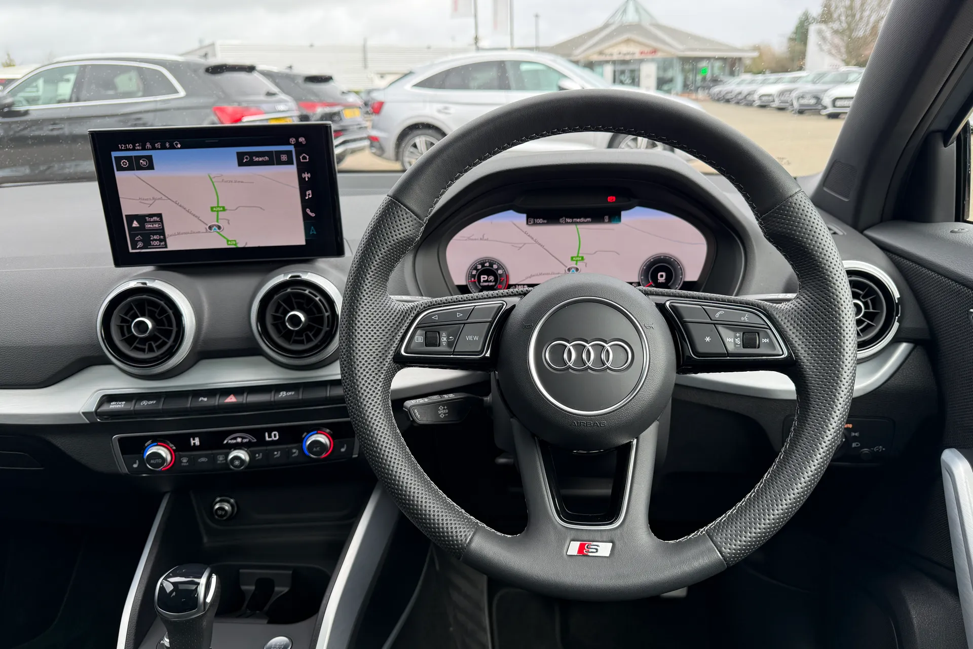 Audi Q2 thumbnail image number 6