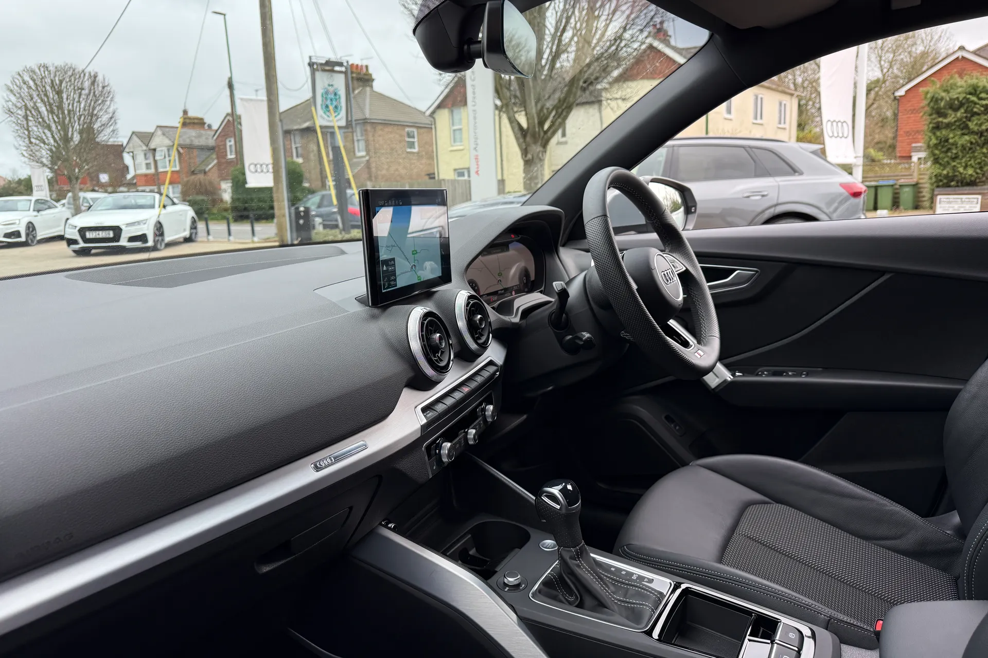 Audi Q2 thumbnail image number 28