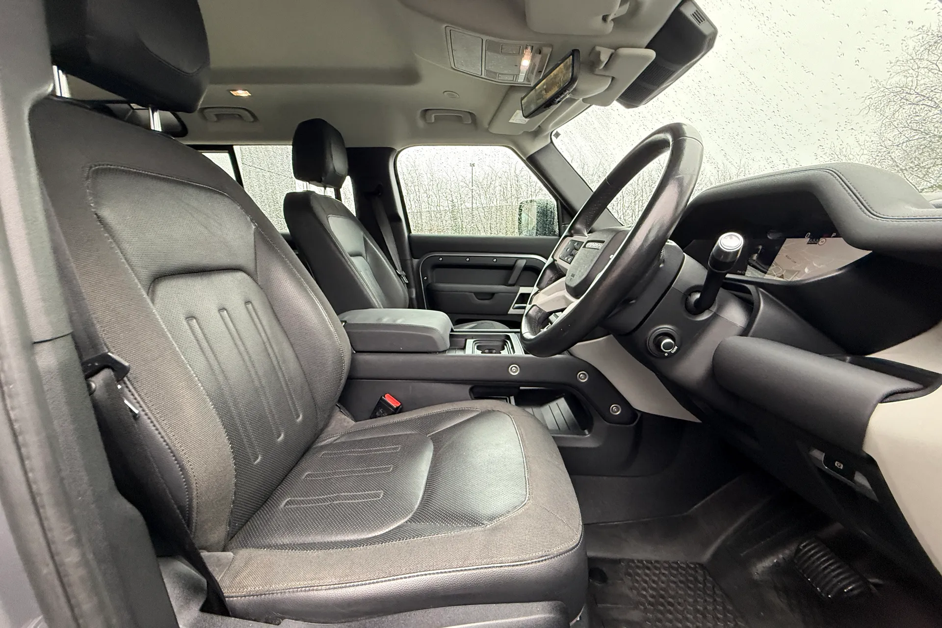 LAND ROVER DEFENDER thumbnail image number 9