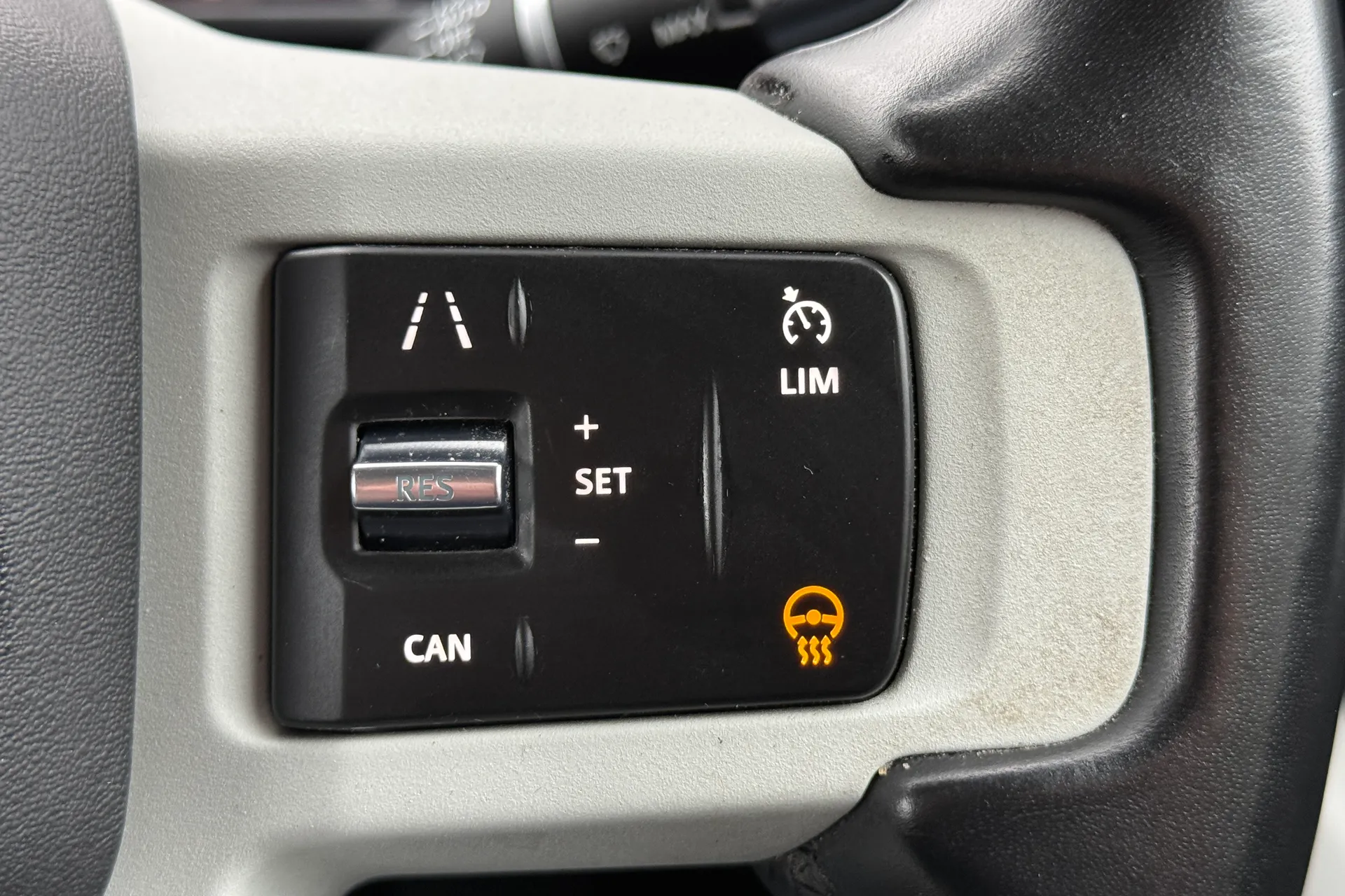 LAND ROVER DEFENDER thumbnail image number 26