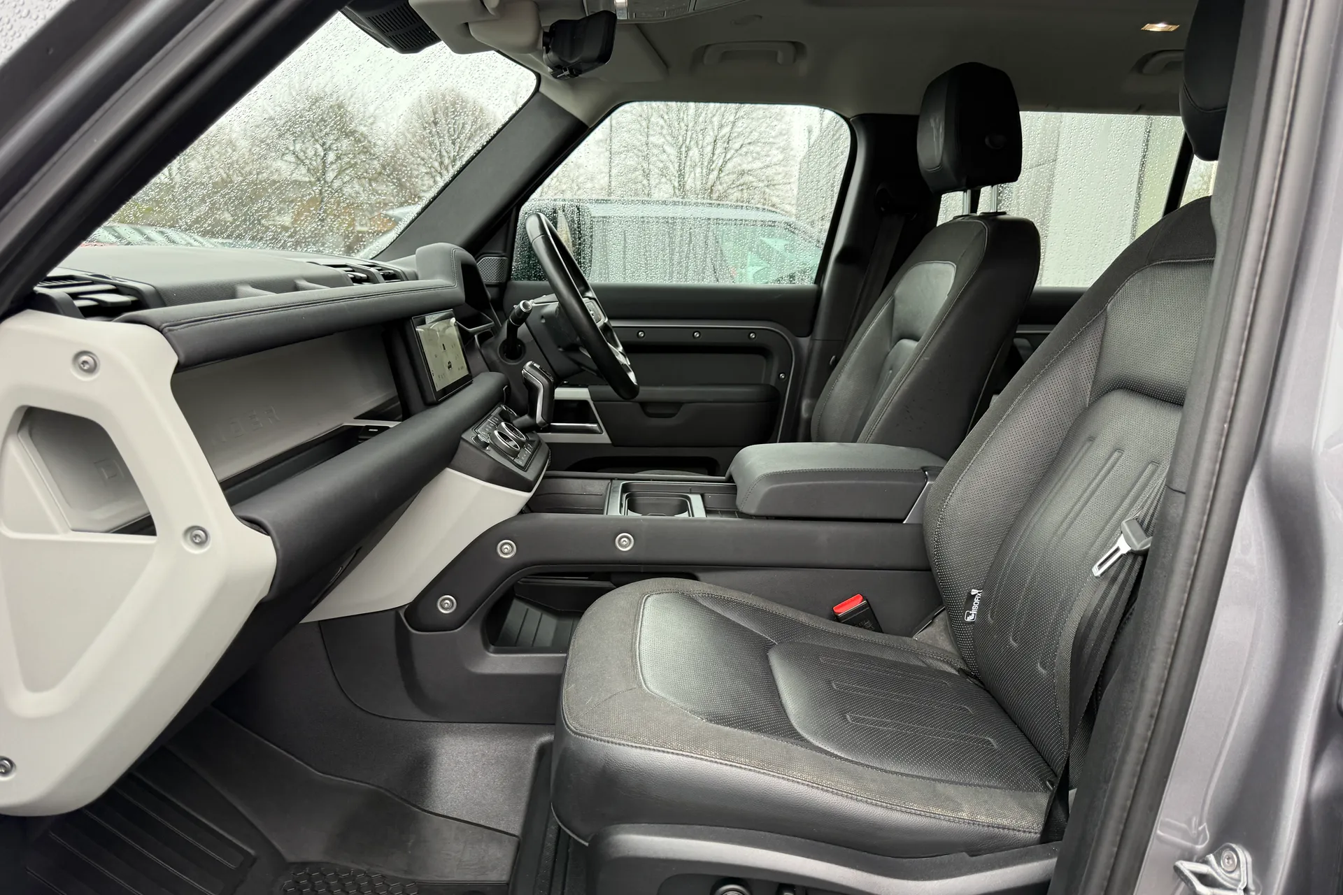 LAND ROVER DEFENDER thumbnail image number 10