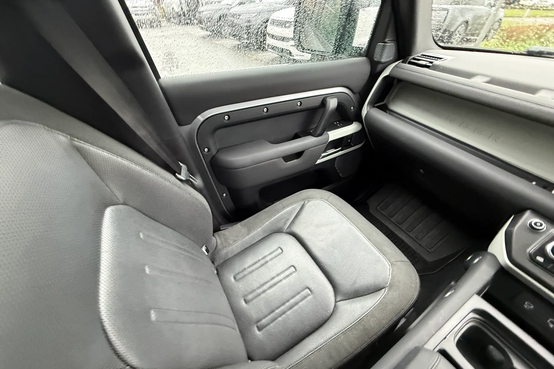 LAND ROVER DEFENDER thumbnail image number 12