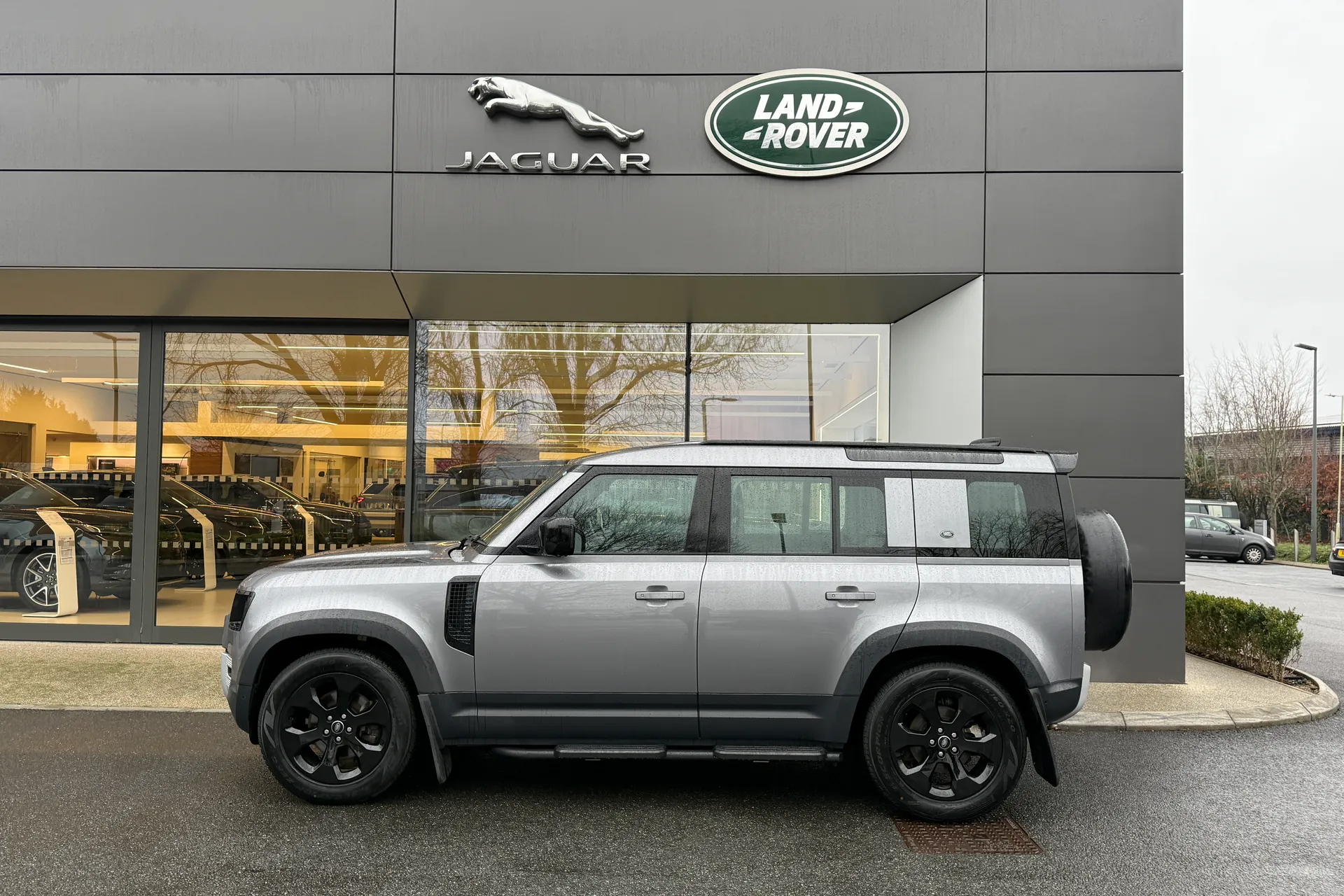 LAND ROVER DEFENDER thumbnail image number 25