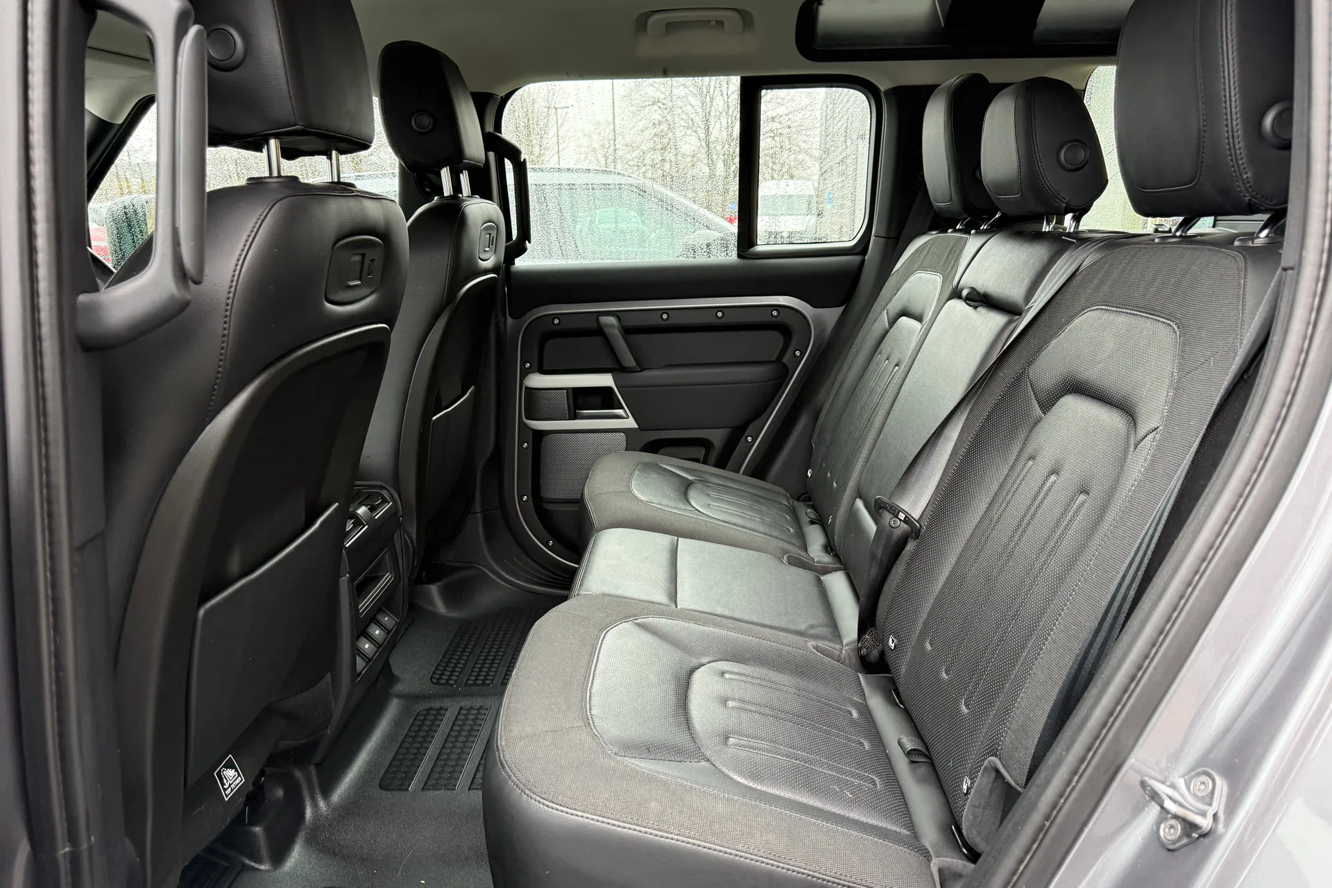 LAND ROVER DEFENDER thumbnail image number 45