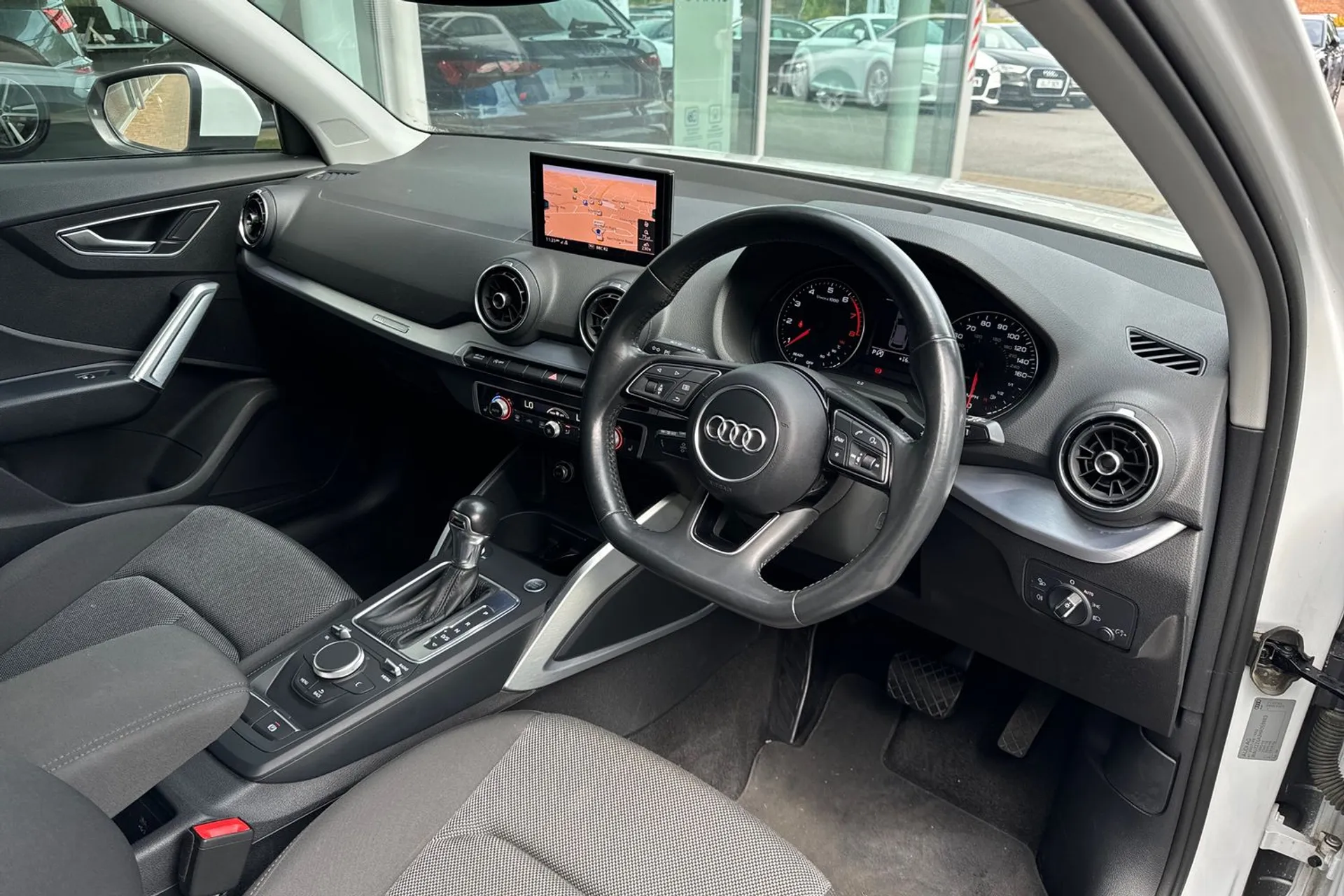 Audi Q2 thumbnail image number 25