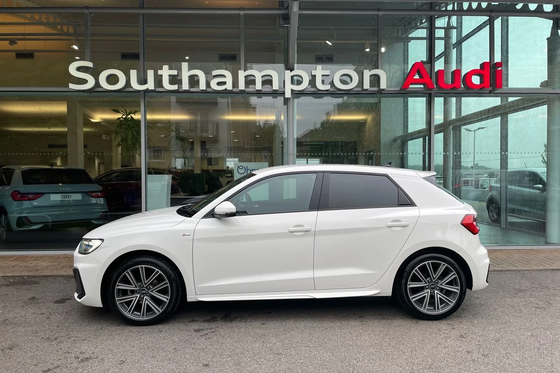 Audi A1 thumbnail image number 8