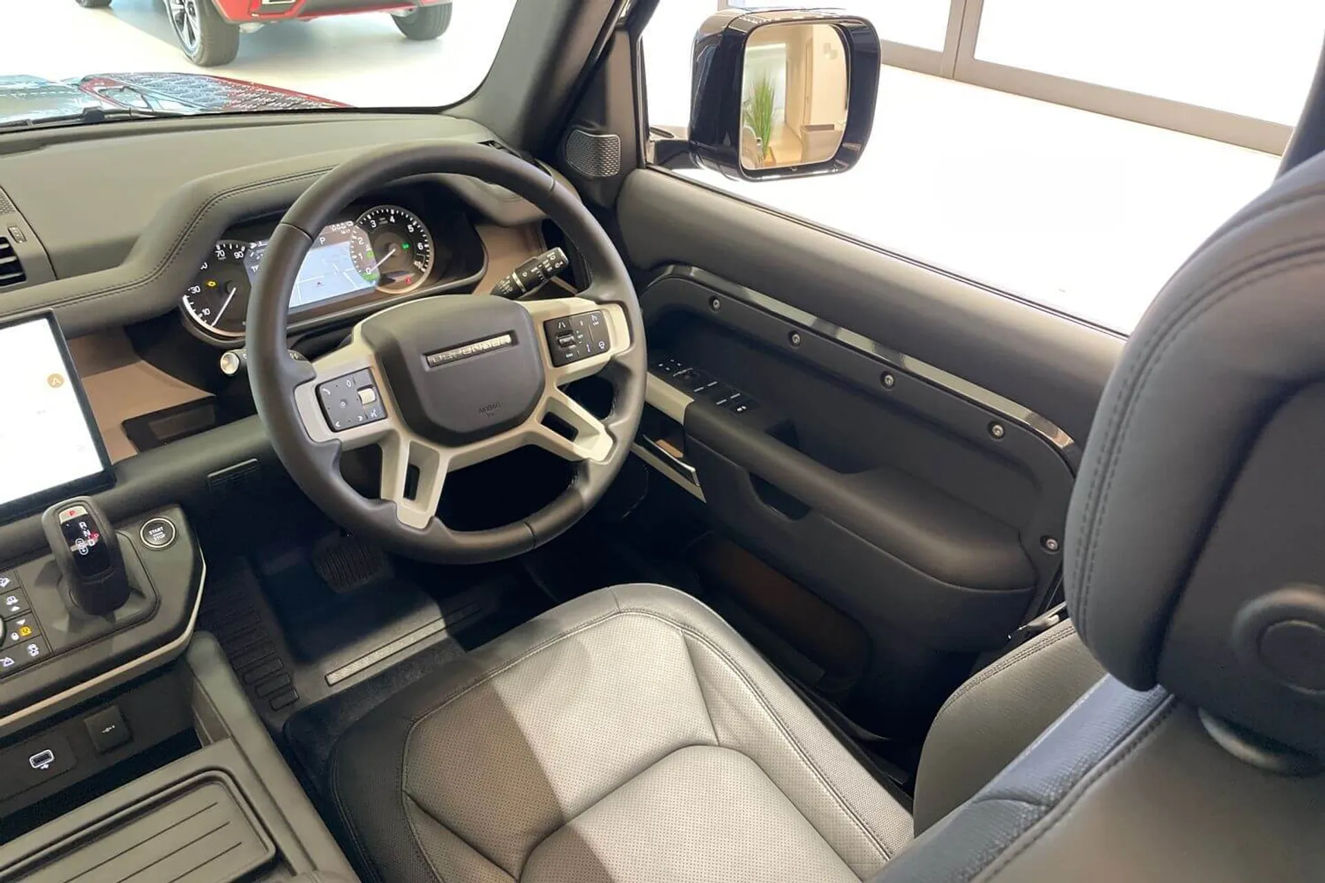 LAND ROVER Defender 110 thumbnail image number 18