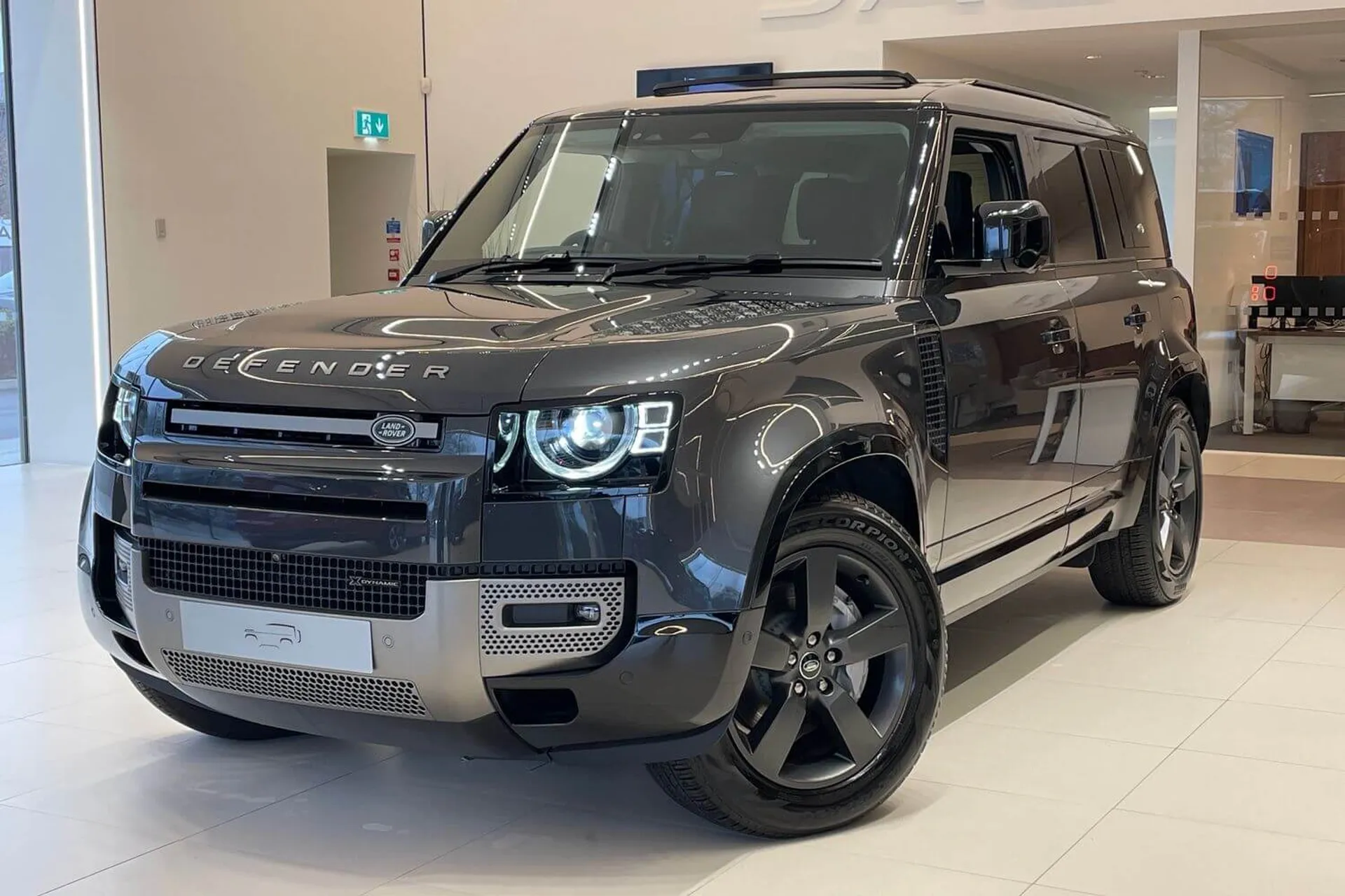 LAND ROVER Defender 110 thumbnail image number 12