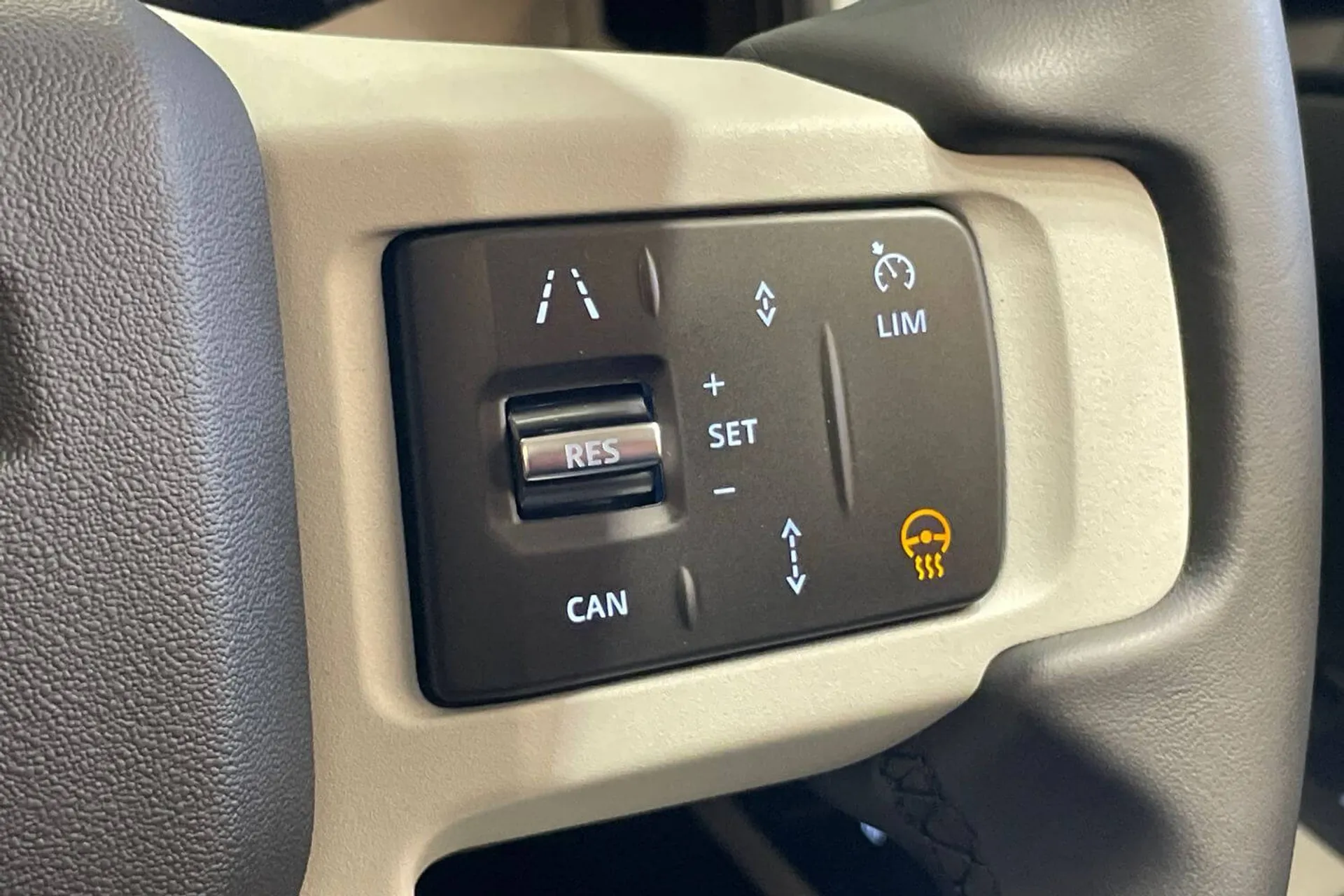 LAND ROVER Defender 110 thumbnail image number 43