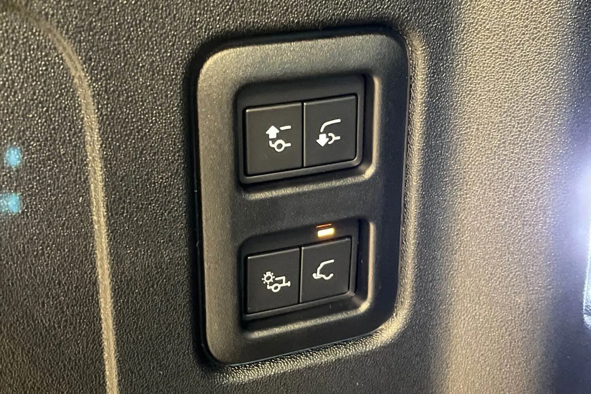 LAND ROVER Defender 110 thumbnail image number 29