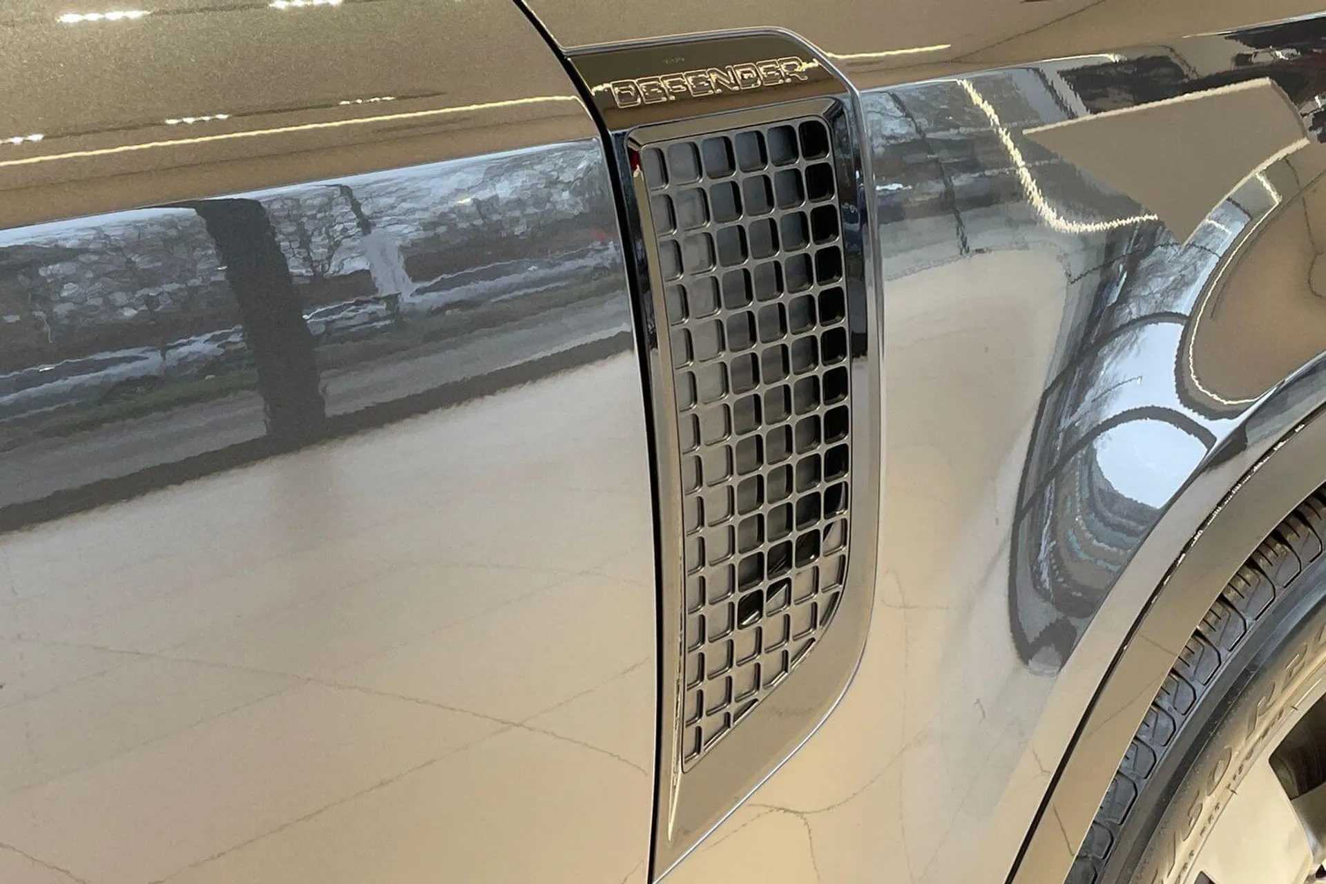 LAND ROVER Defender 110 thumbnail image number 52