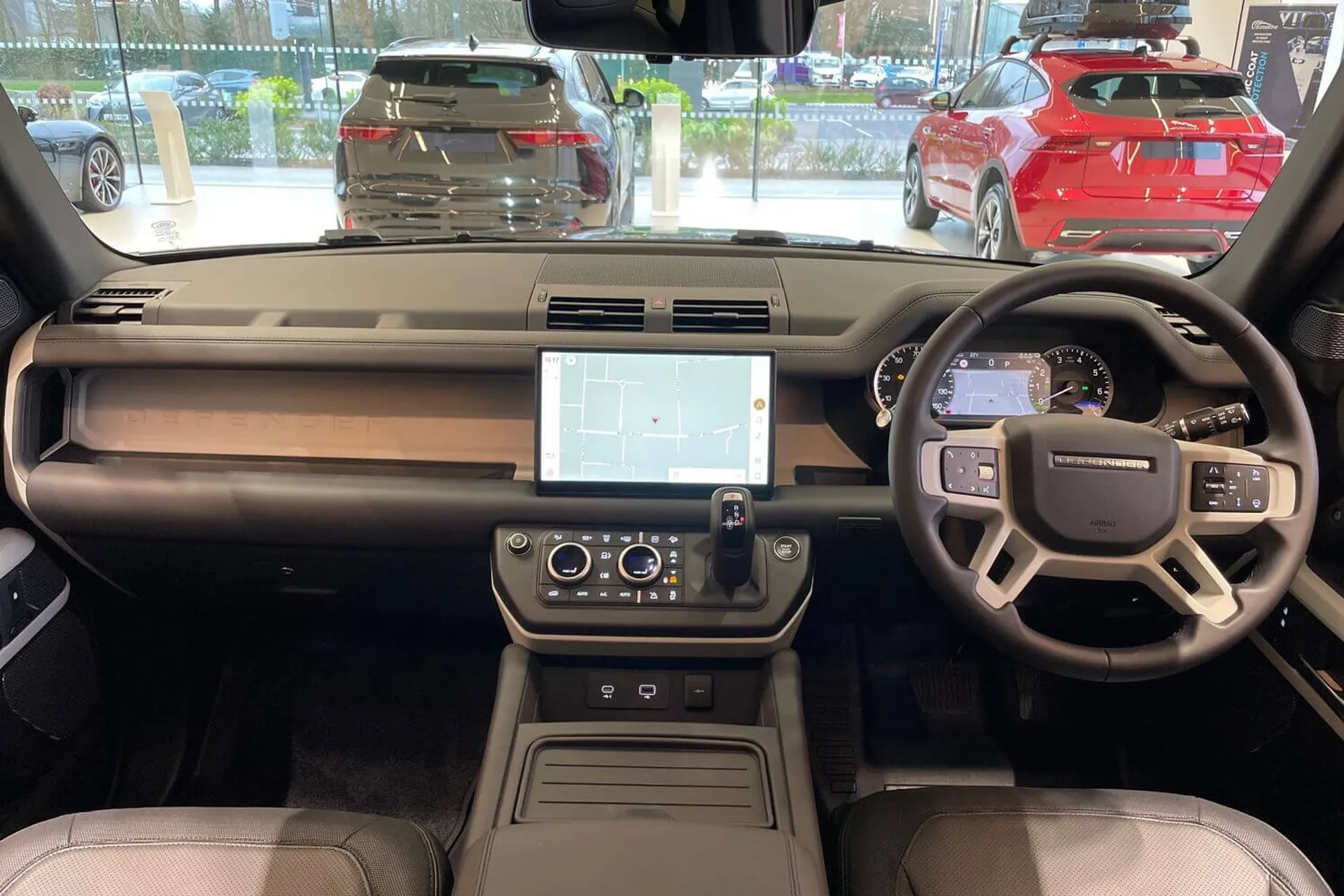 LAND ROVER Defender 110 thumbnail image number 16