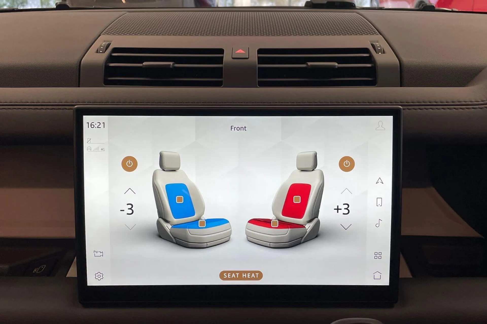 LAND ROVER Defender 110 thumbnail image number 35