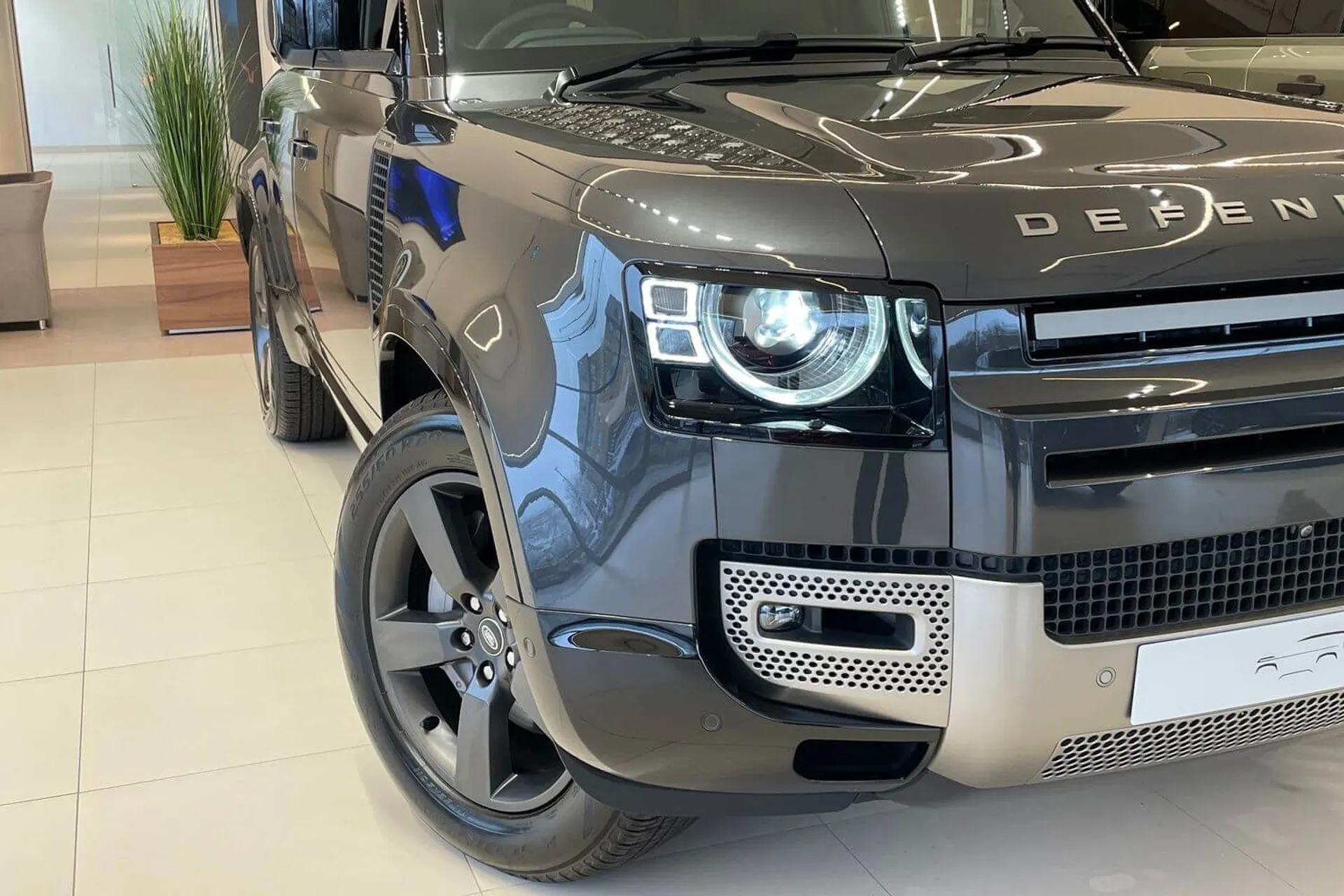 LAND ROVER Defender 110 thumbnail image number 8