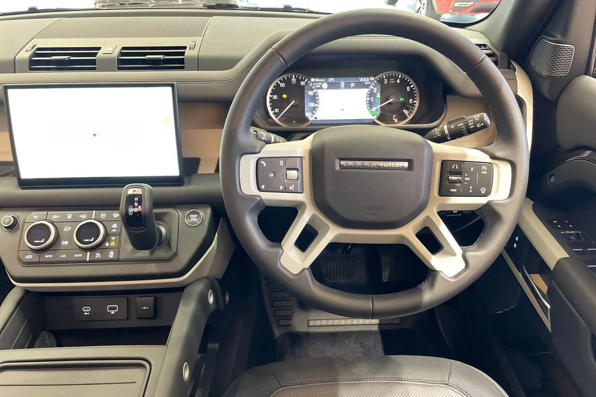 LAND ROVER Defender 110 thumbnail image number 17