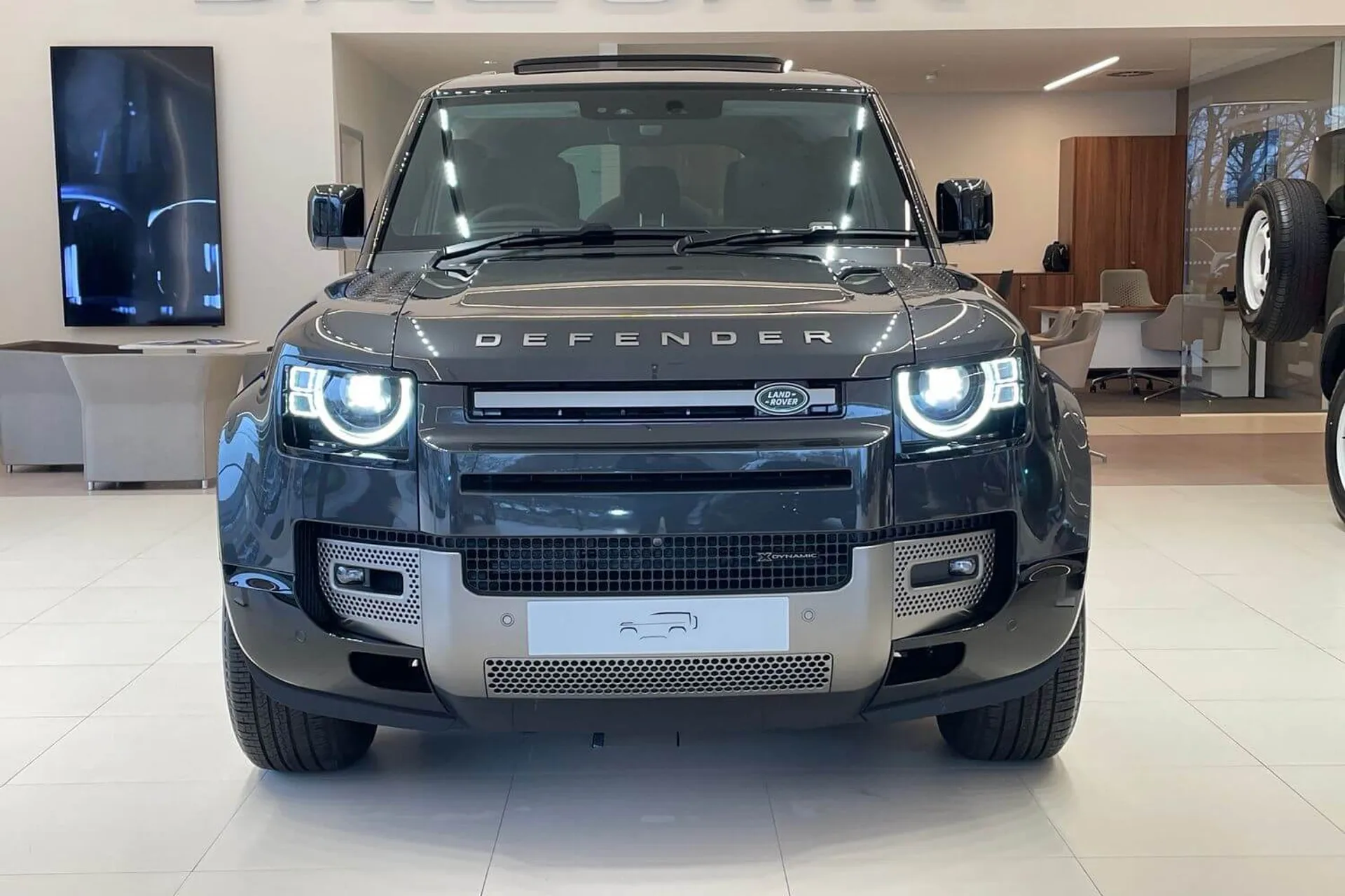 LAND ROVER Defender 110 thumbnail image number 13